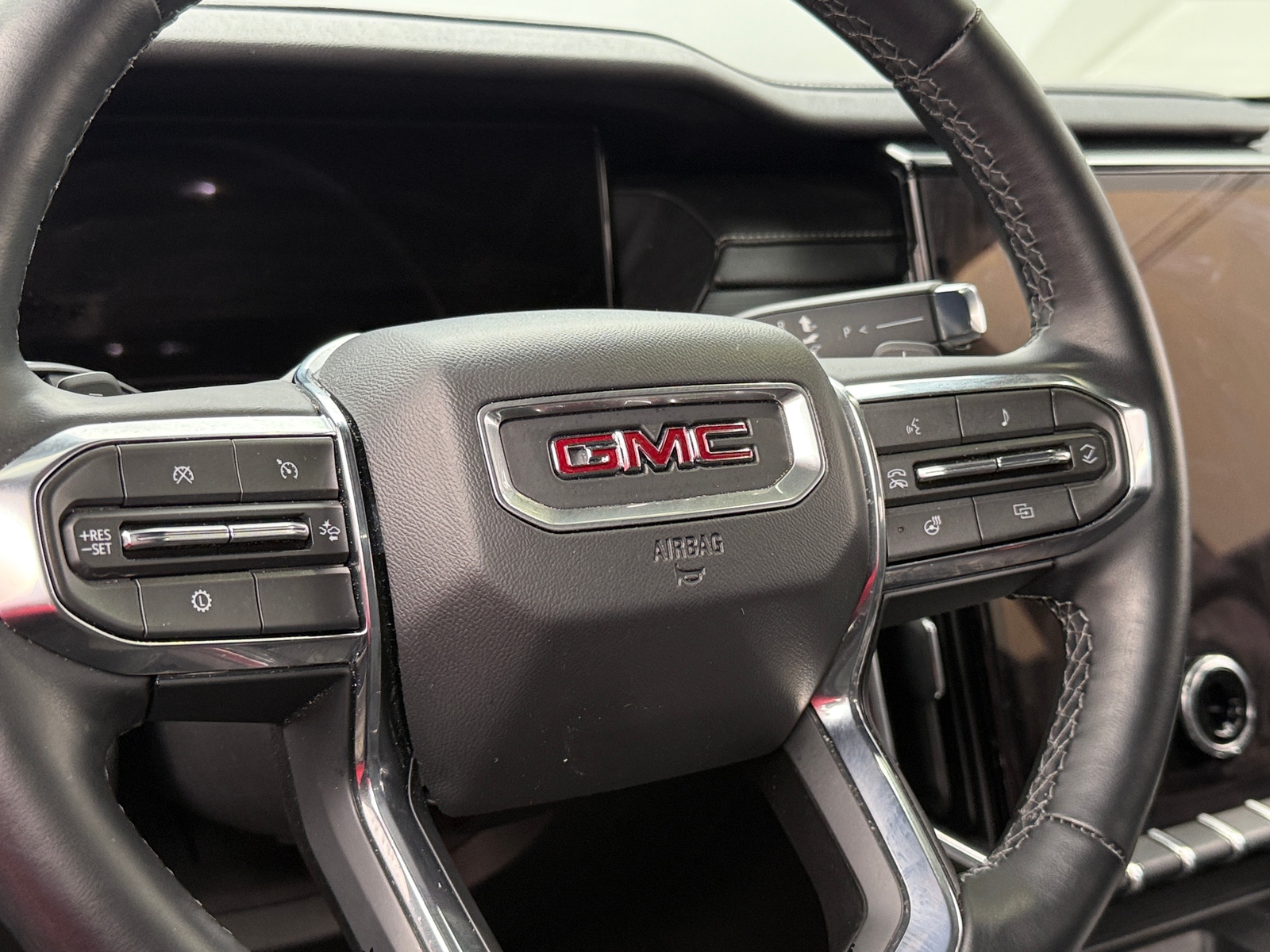 Thumbnail: 2025 GMC Acadia - 5