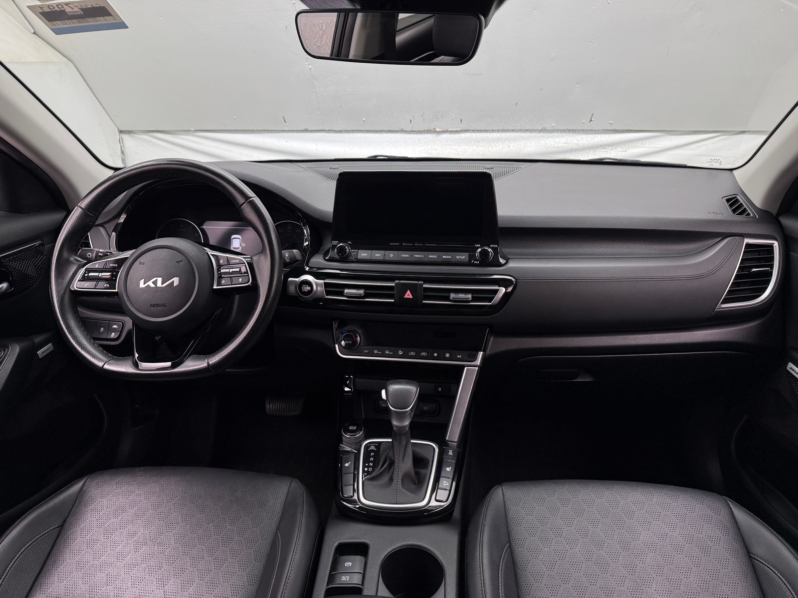 Thumbnail: 2022 Kia Seltos - 3