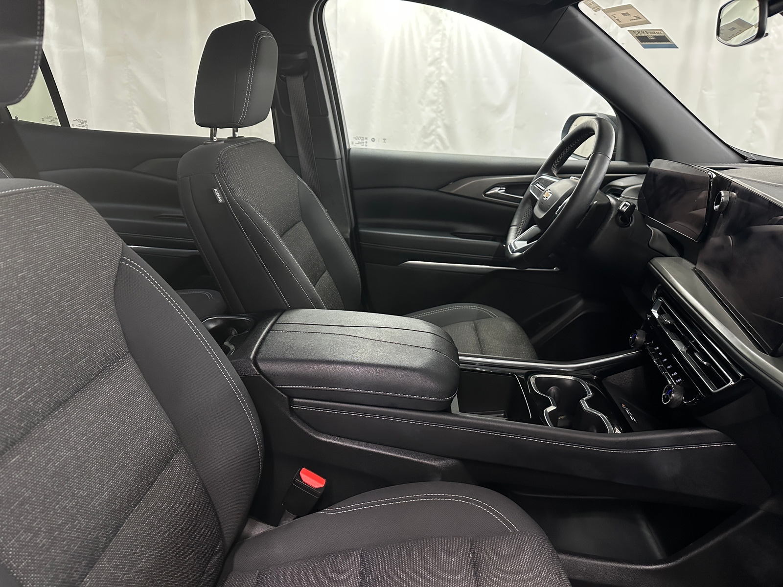 Thumbnail: 2025 Chevrolet Traverse - 2