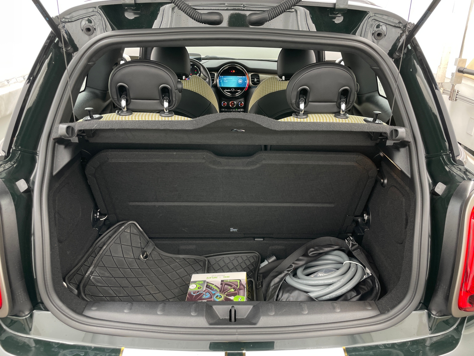 Thumbnail: 2023 MINI Cooper Hardtop - 7