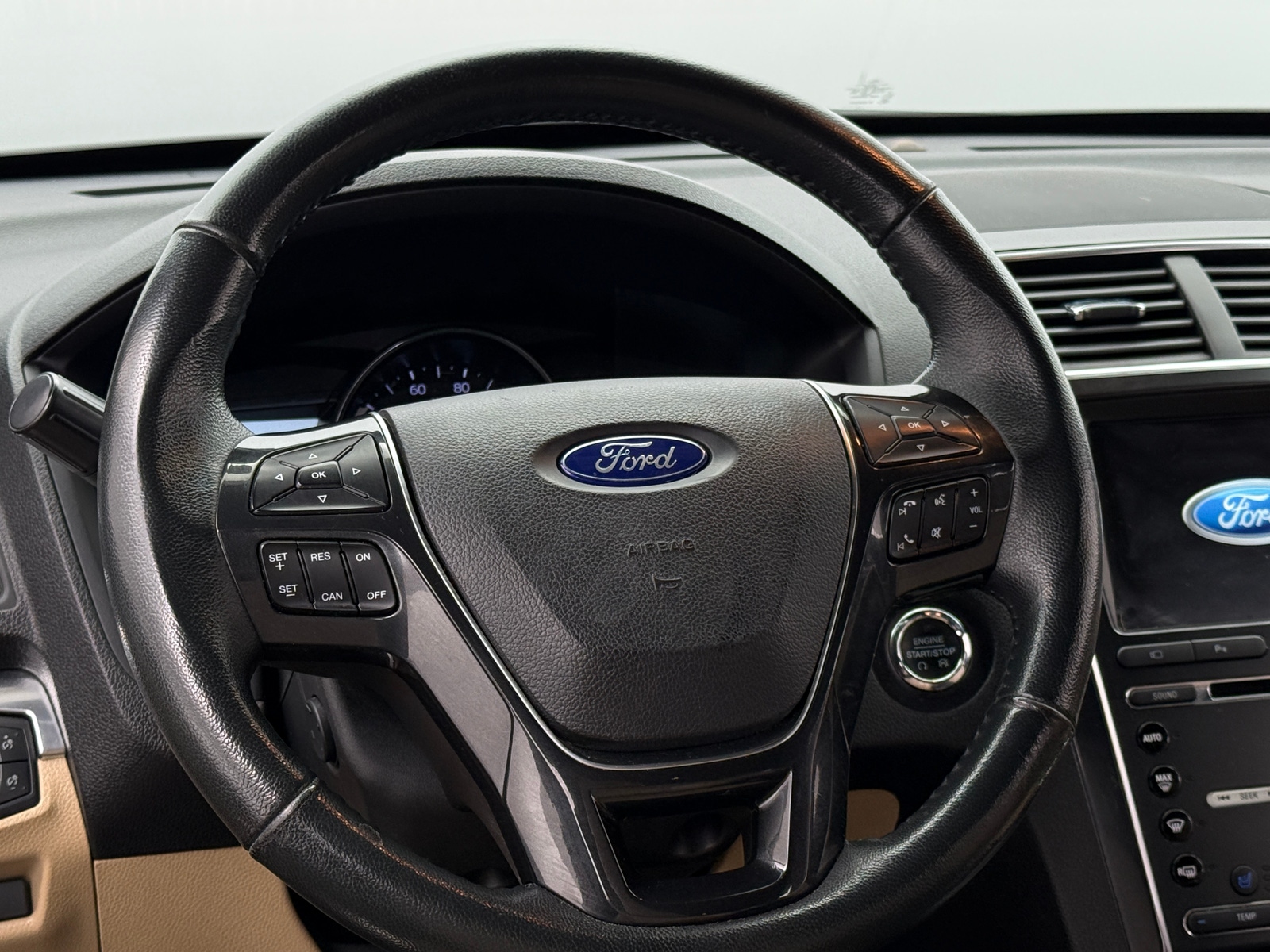 Thumbnail: 2017 Ford Explorer - 4