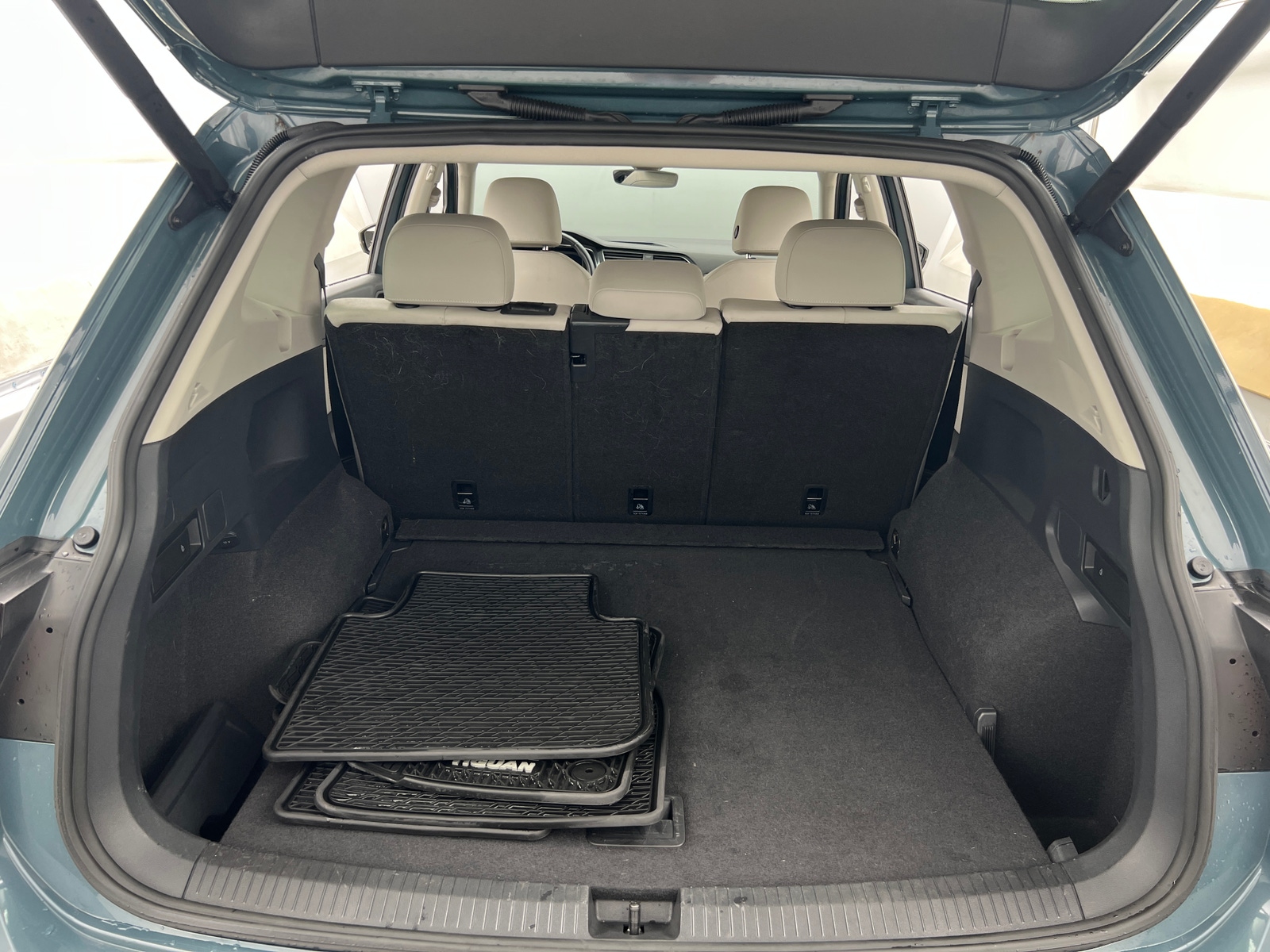 Thumbnail: 2020 Volkswagen Tiguan - 6