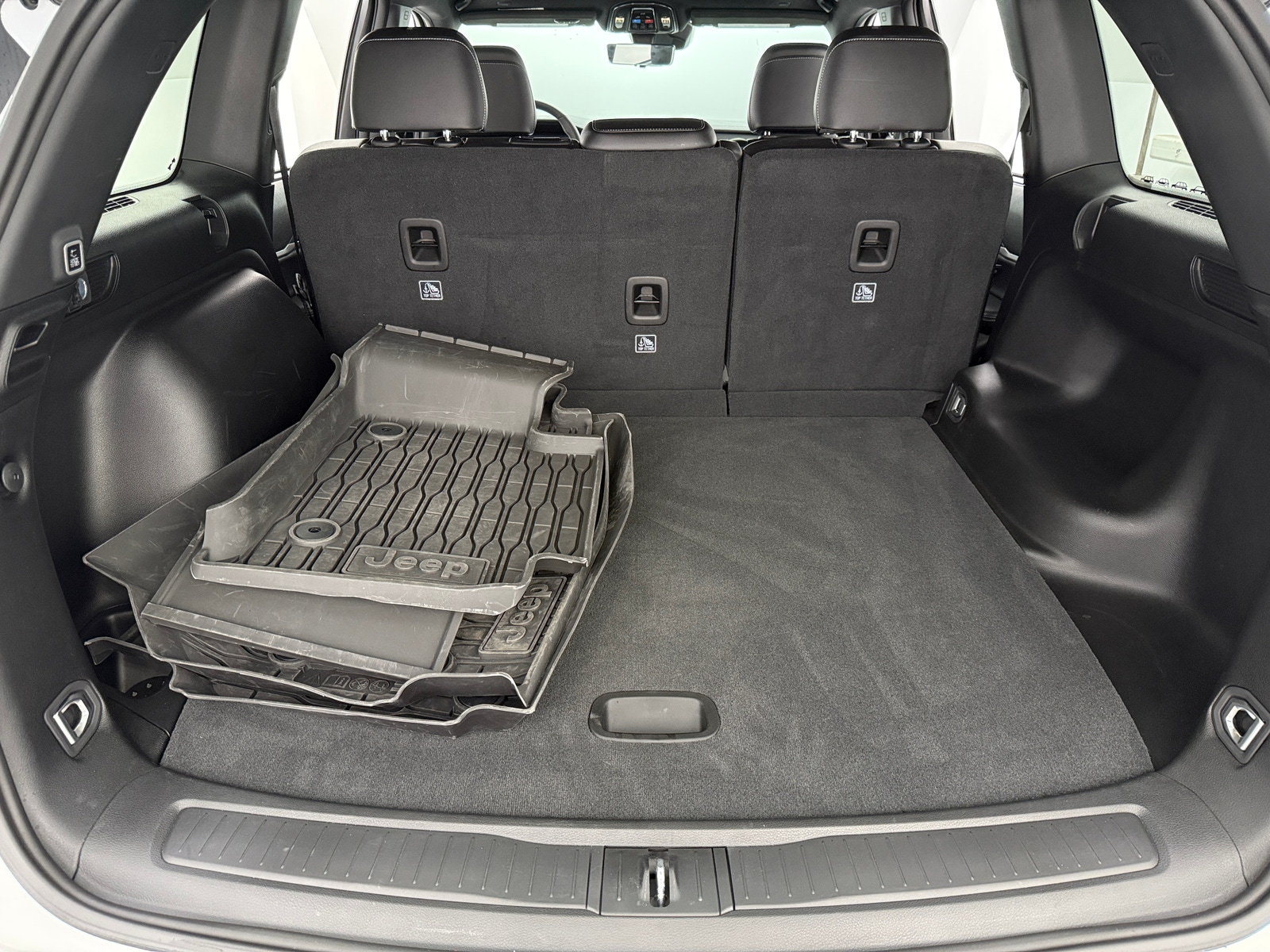 Thumbnail: 2024 Jeep Grand Cherokee - 6