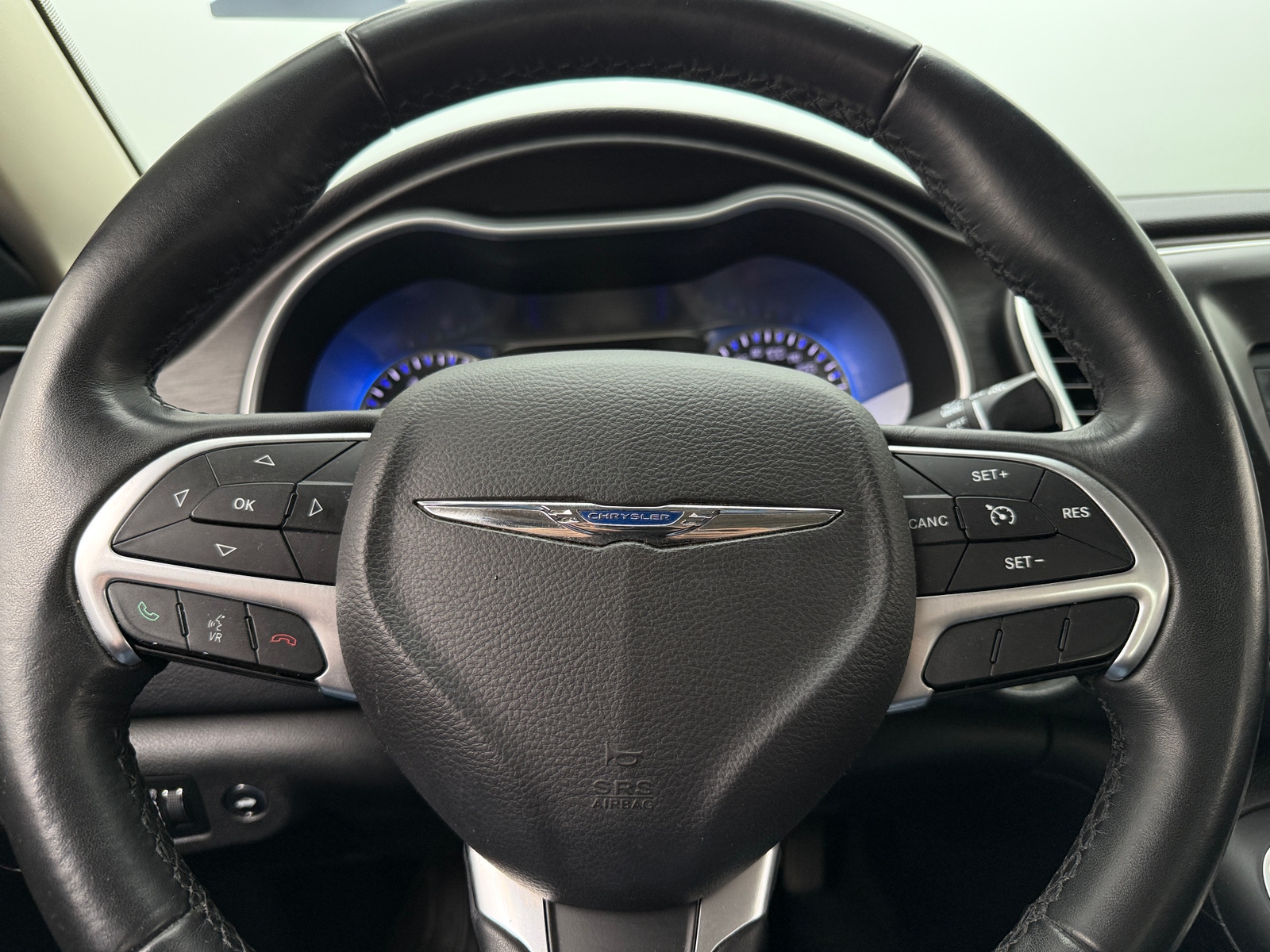 Thumbnail: 2016 Chrysler 200 - 5