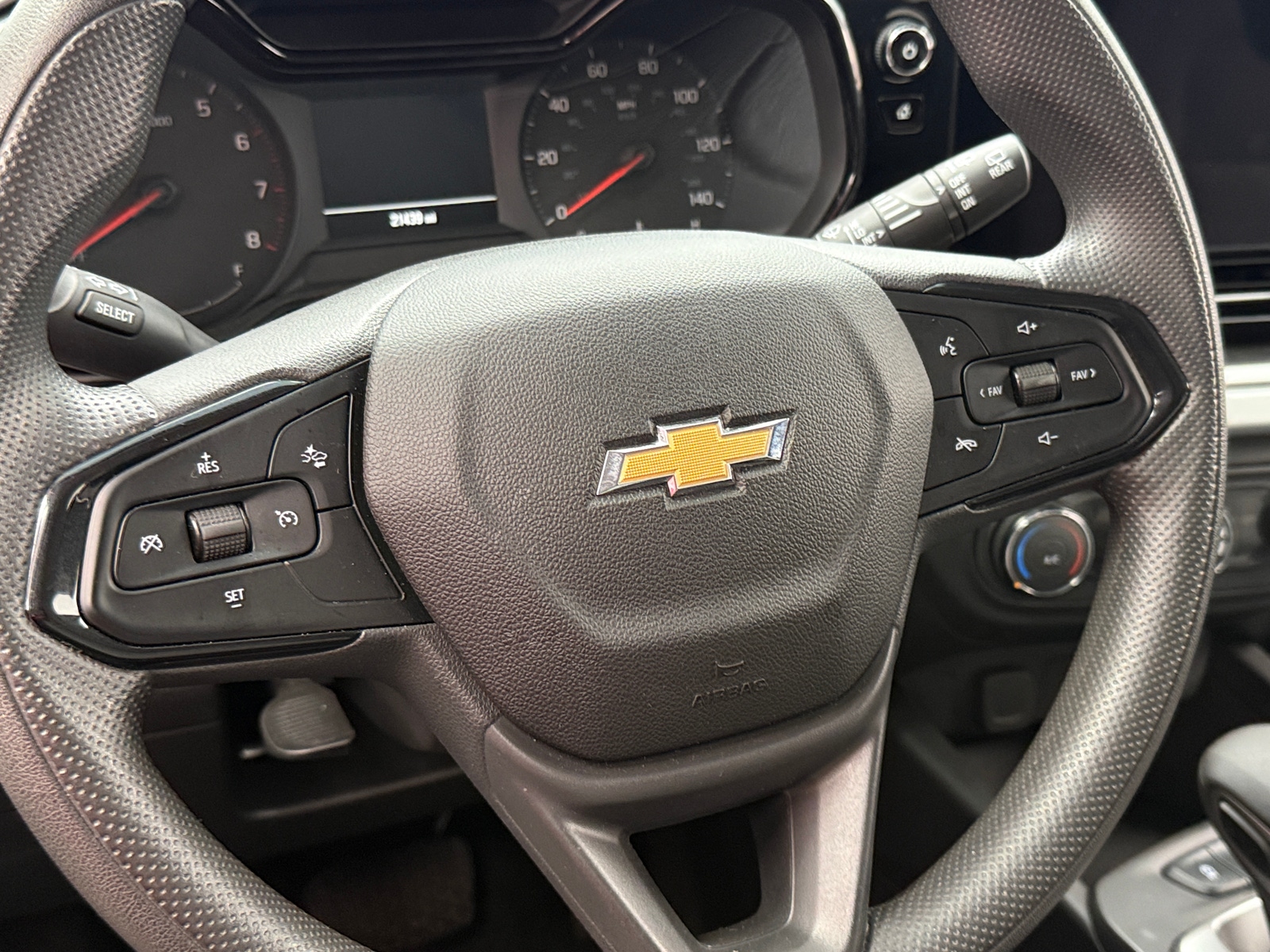 Thumbnail: 2025 Chevrolet Trax - 5