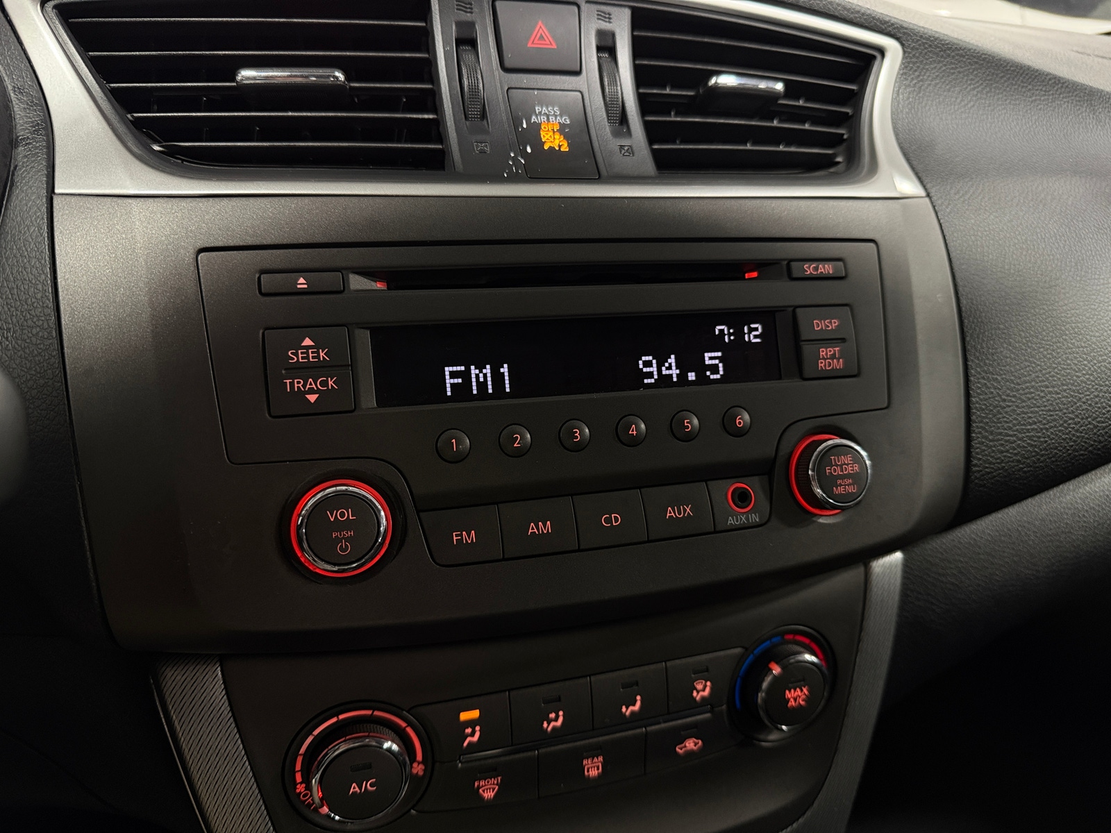 Thumbnail: 2013 Nissan Sentra - 4