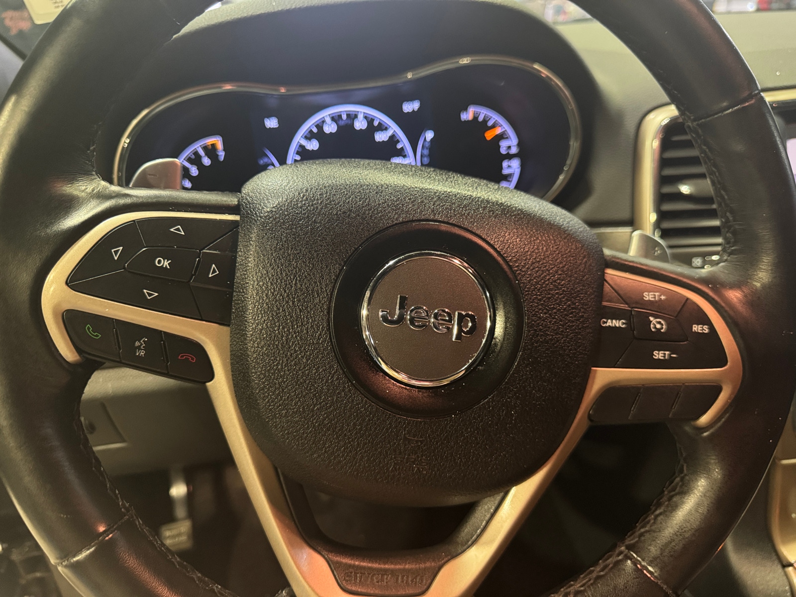 Thumbnail: 2016 Jeep Grand Cherokee - 5