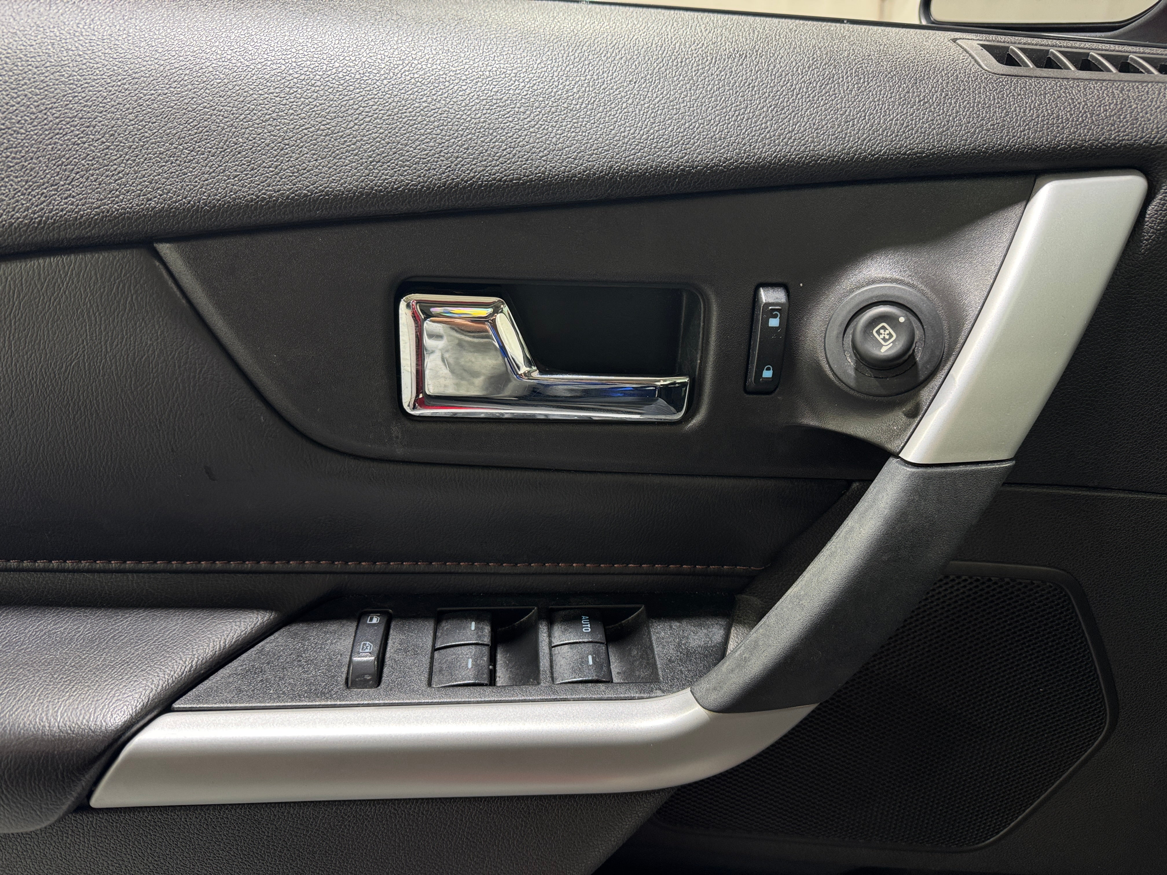 Used 2013 Ford Edge SEL with VIN 2FMDK4JC6DBC88201 for sale in Oak Creek, WI