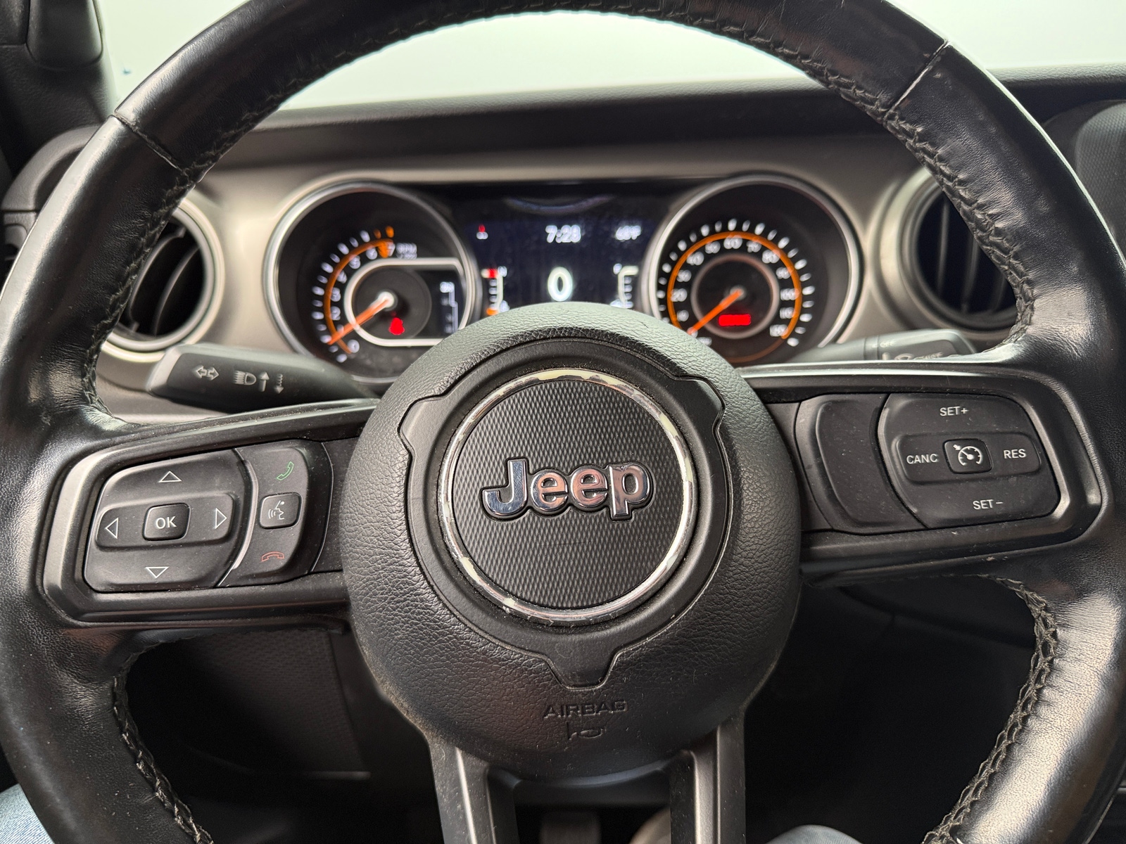 Thumbnail: 2021 Jeep Gladiator - 5