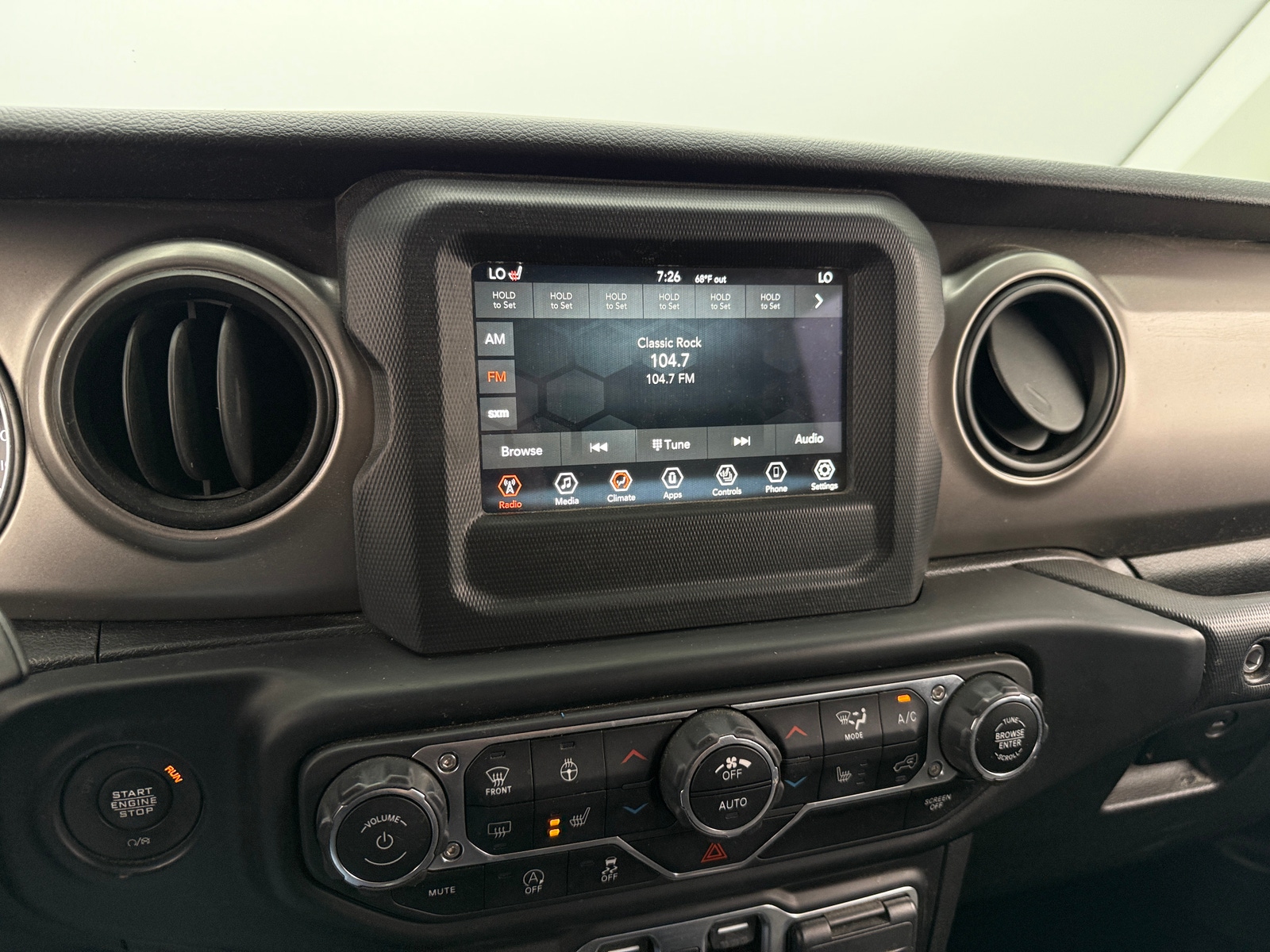 Thumbnail: 2021 Jeep Gladiator - 4