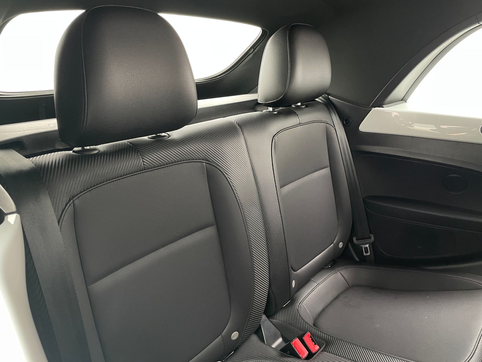 Thumbnail: 2019 Volkswagen Beetle - 4