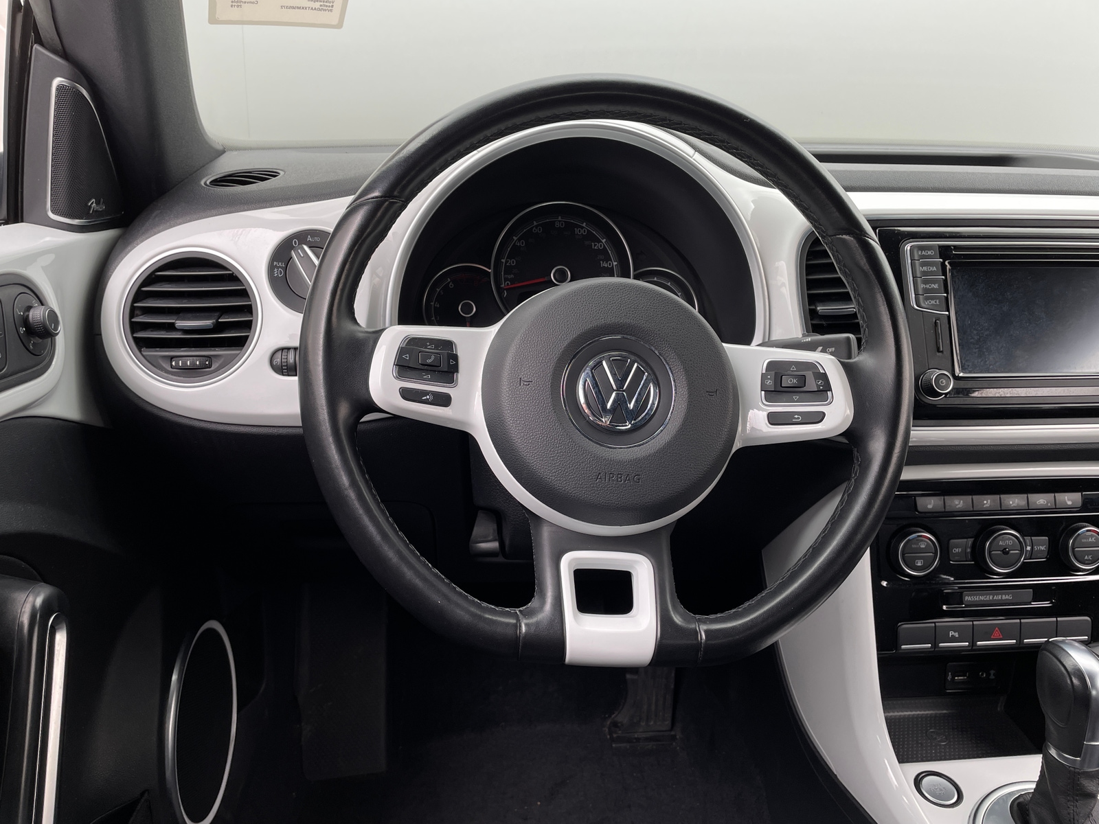 Thumbnail: 2019 Volkswagen Beetle - 3