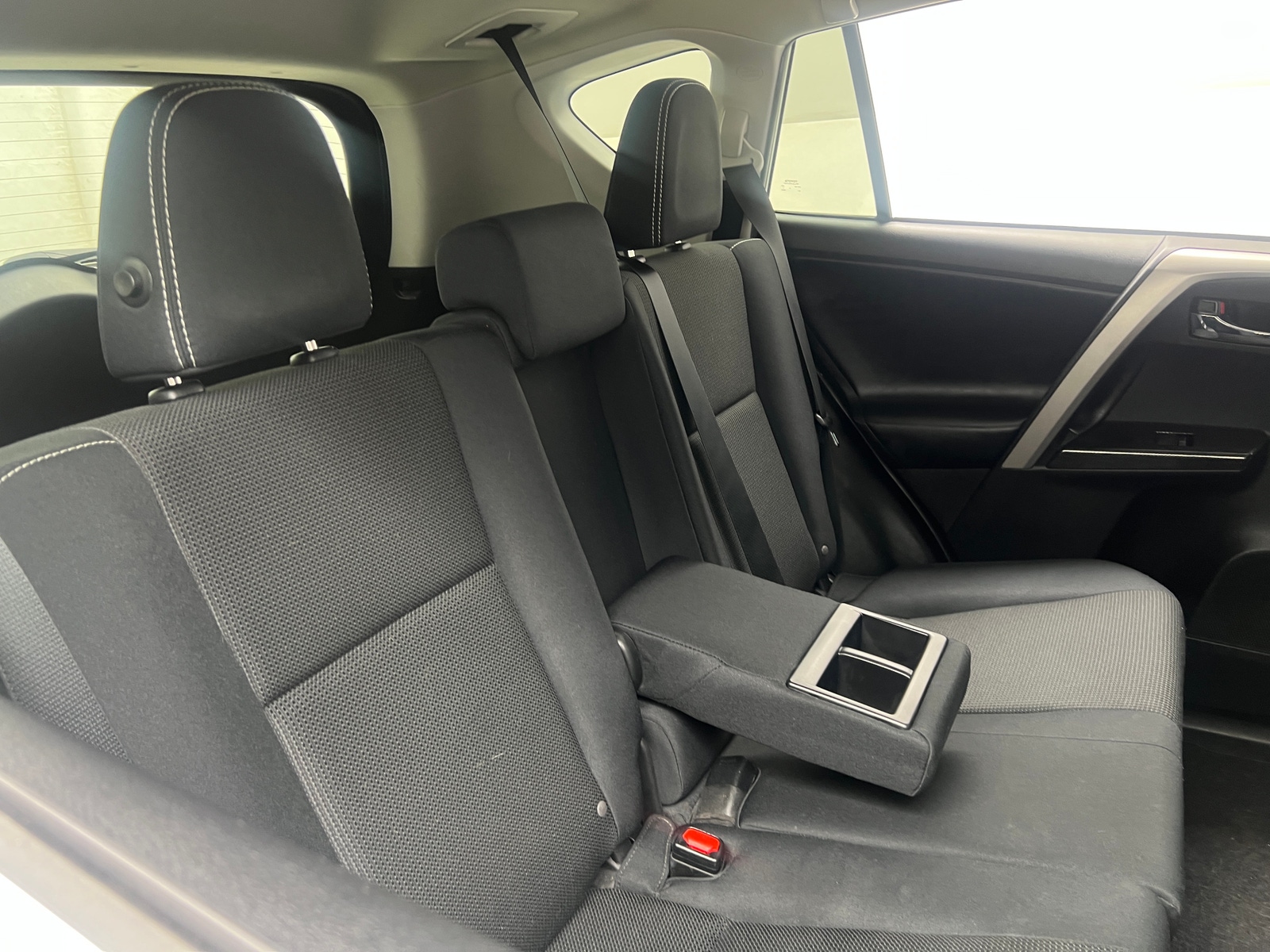 Thumbnail: 2018 Toyota RAV4 - 6