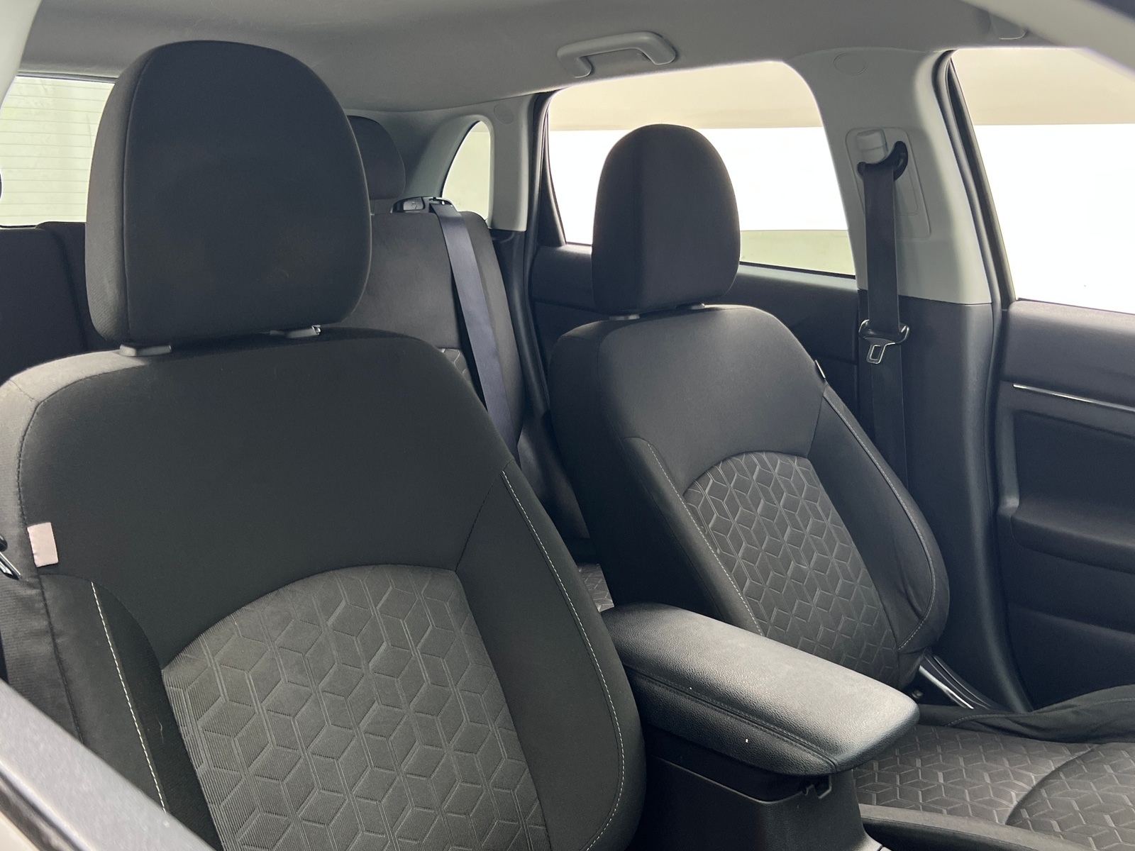 Thumbnail: 2020 Mitsubishi Outlander Sport - 2