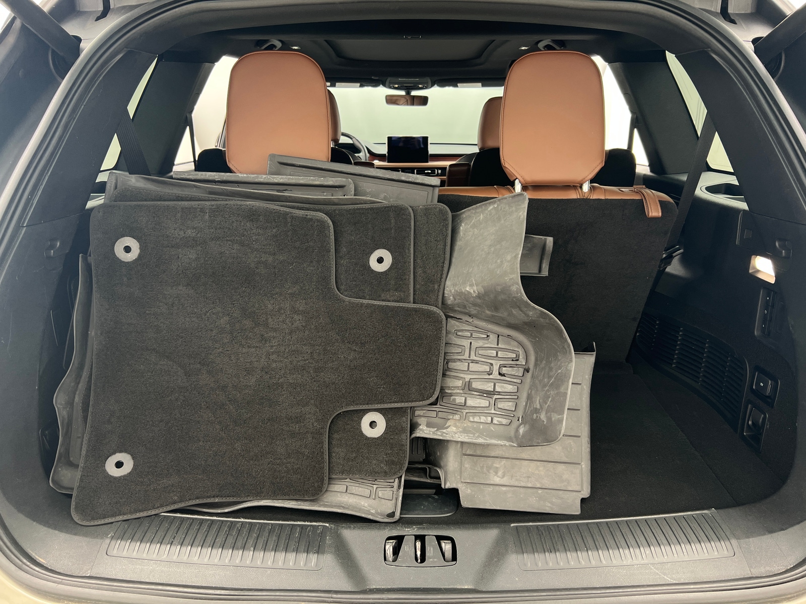 Thumbnail: 2023 Lincoln Aviator - 6