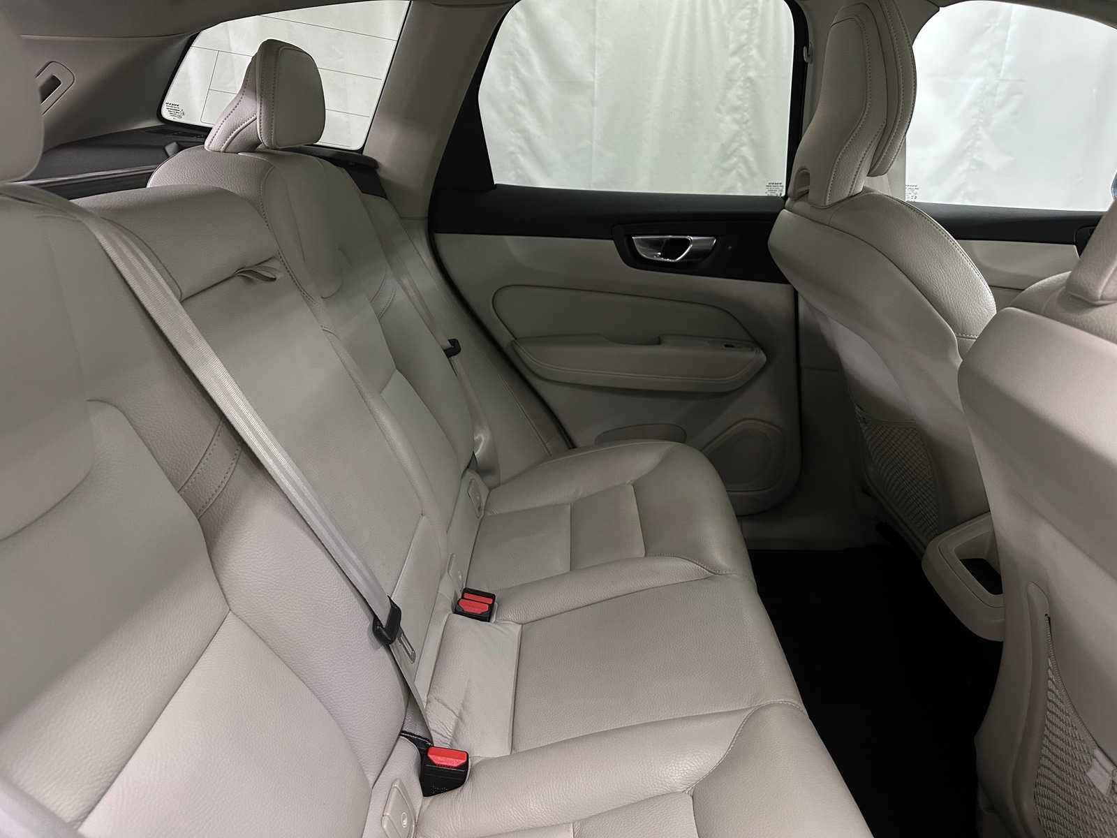 Thumbnail: 2022 Volvo XC60 - 4
