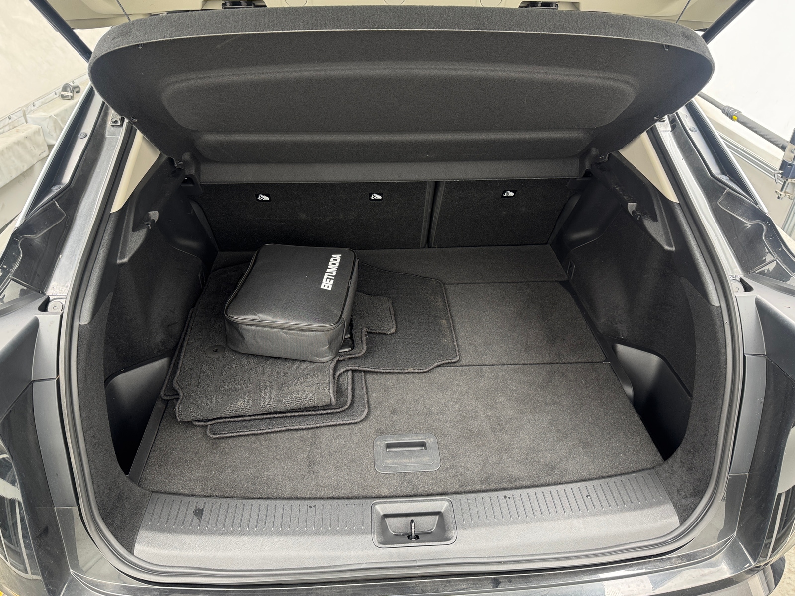 Thumbnail: 2023 Nissan Ariya - 6