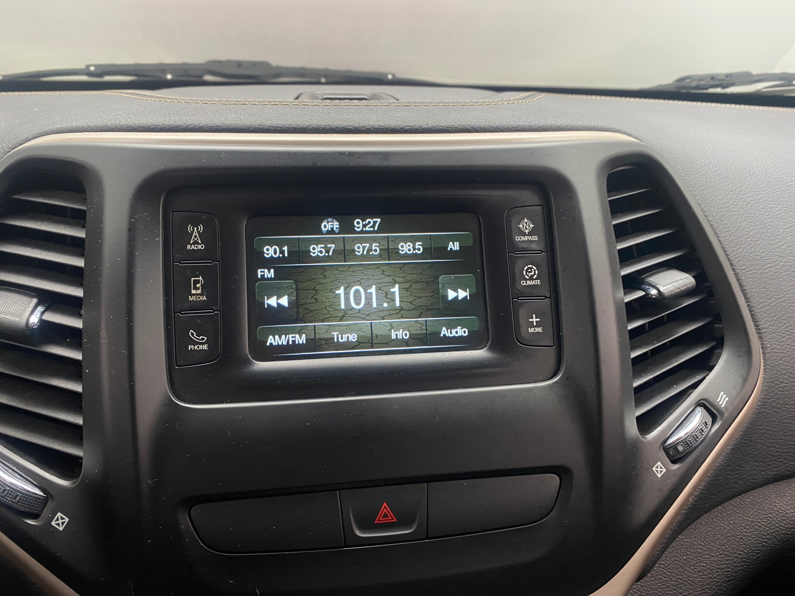 Thumbnail: 2017 Jeep Cherokee - 3