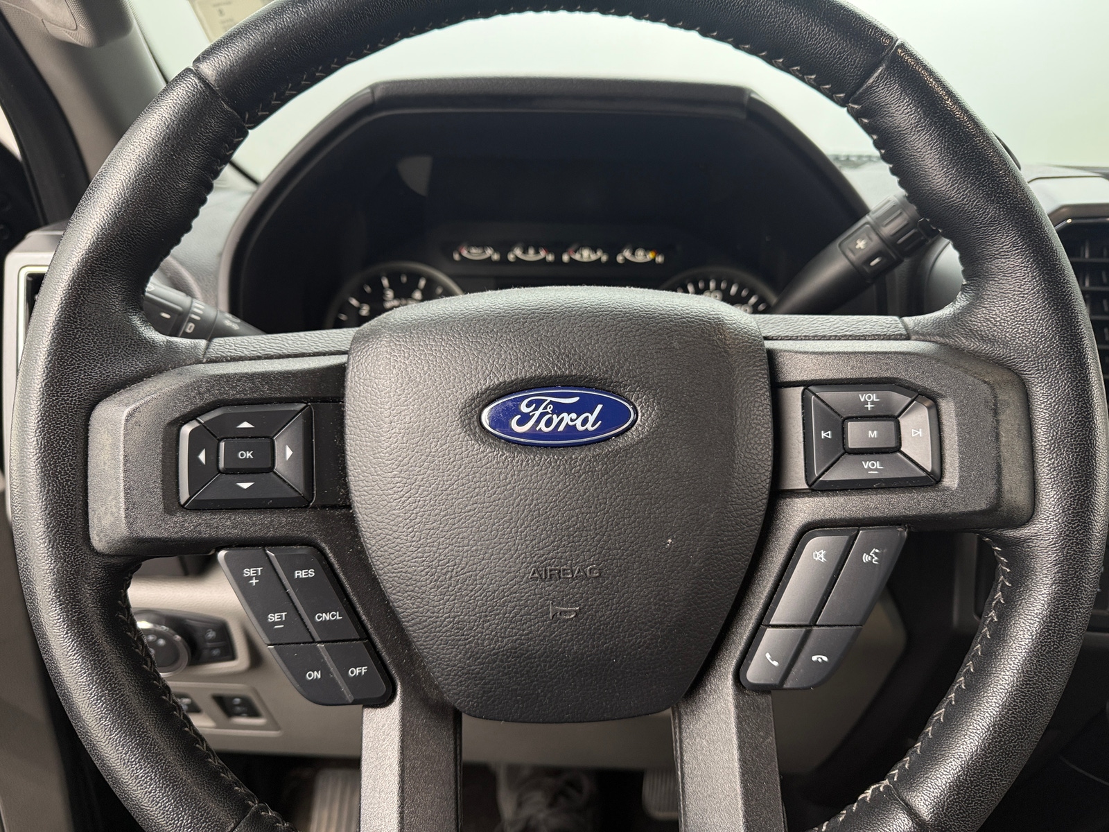 Thumbnail: 2019 Ford Econoline - 5