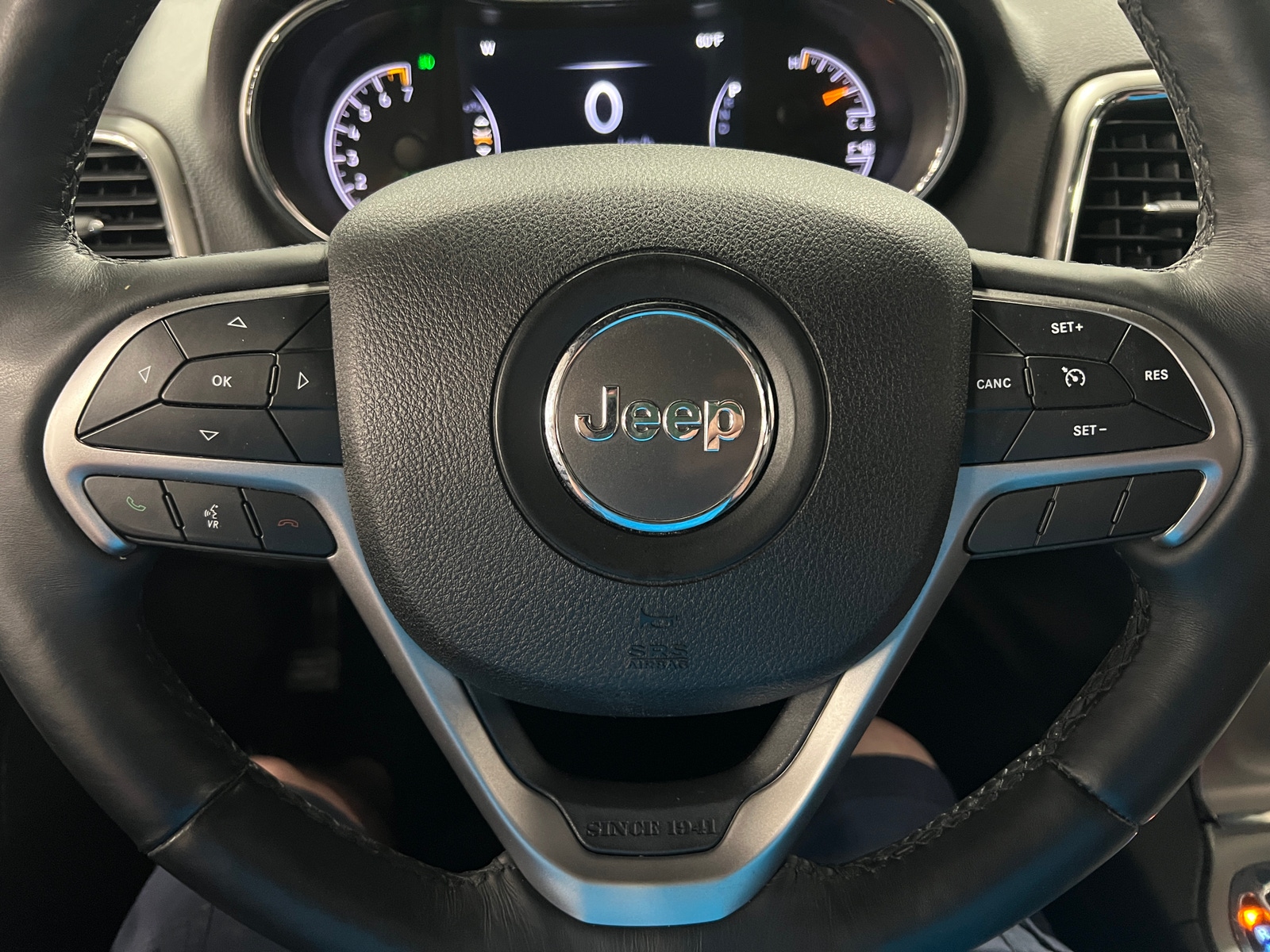 Thumbnail: 2018 Jeep Grand Cherokee - 4