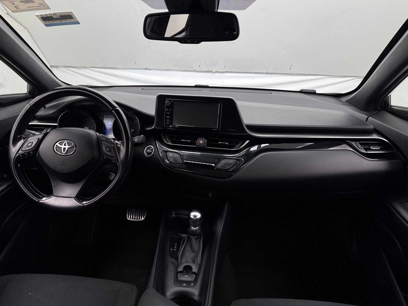 Thumbnail: 2018 Toyota C-HR - 3