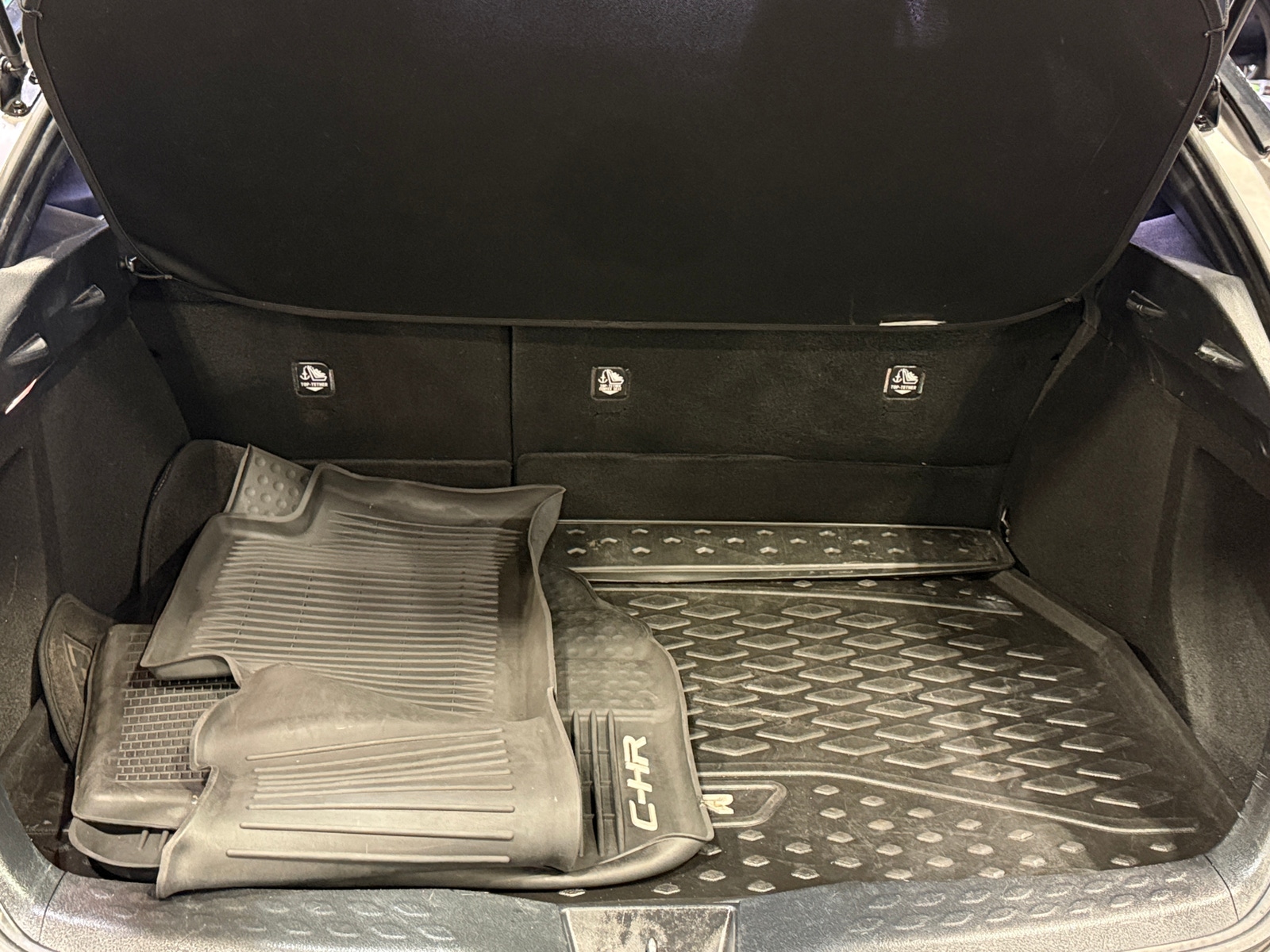 Thumbnail: 2018 Toyota C-HR - 7