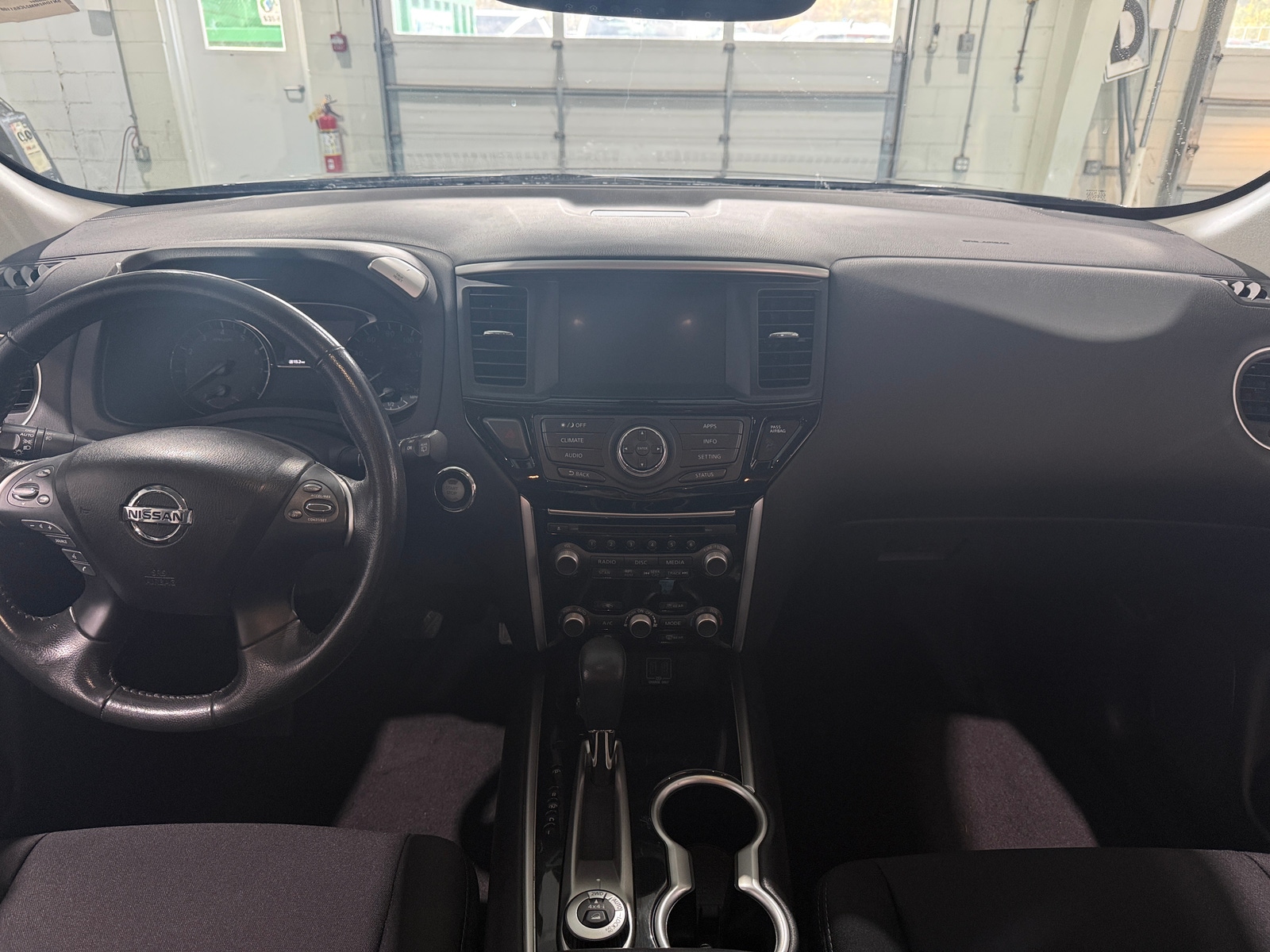 Thumbnail: 2018 Nissan Pathfinder - 3