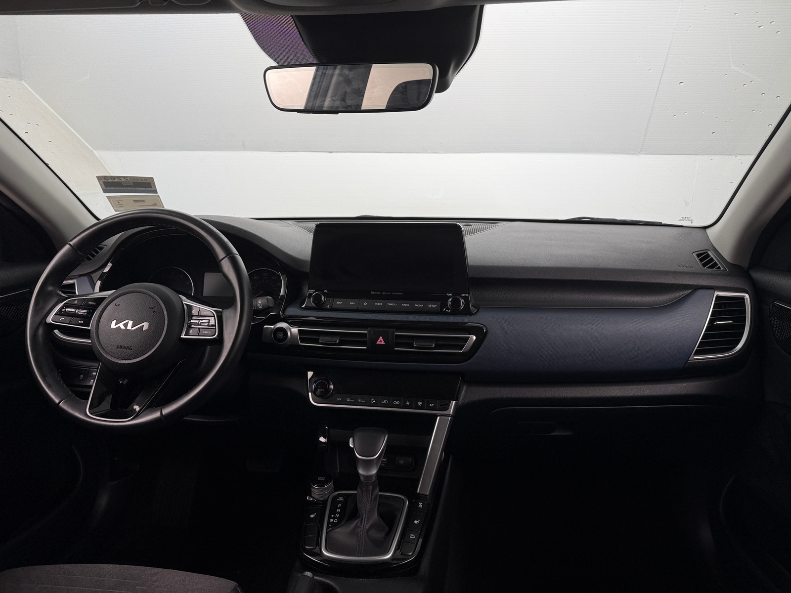 Thumbnail: 2022 Kia Seltos - 3