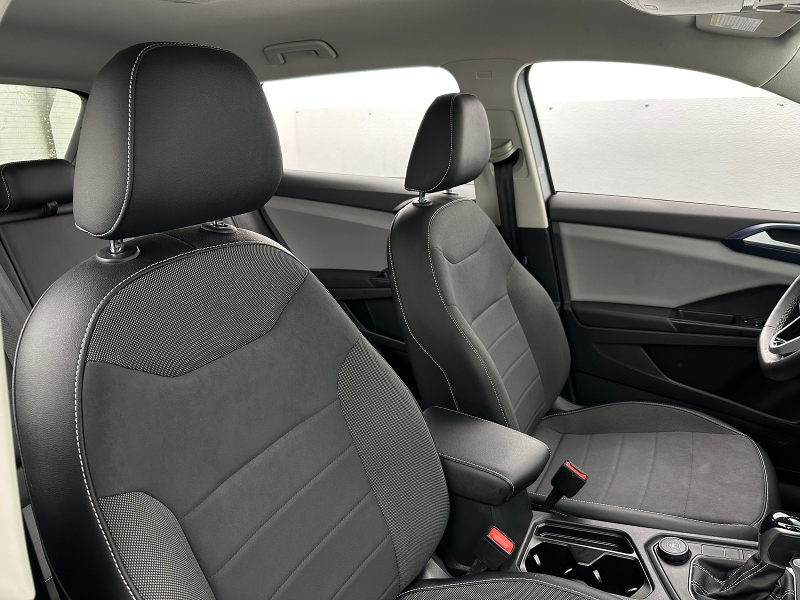 Thumbnail: 2022 Volkswagen Taos - 2