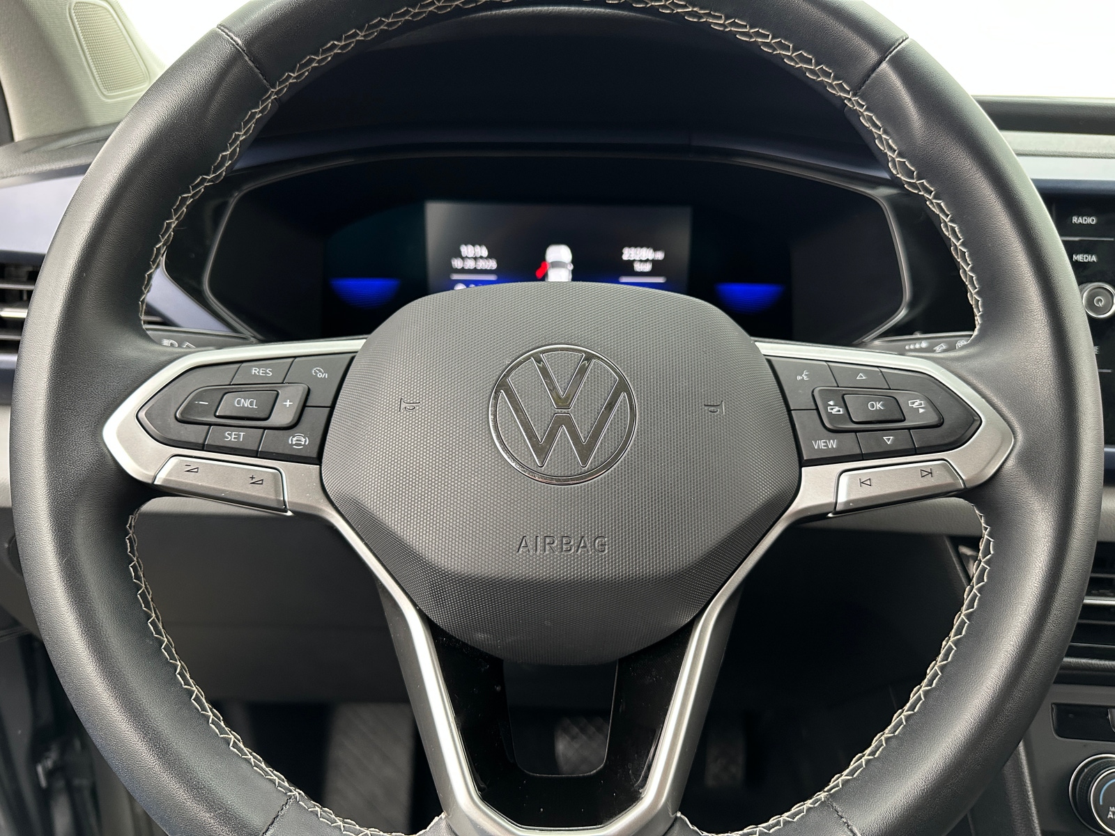 Thumbnail: 2022 Volkswagen Taos - 5