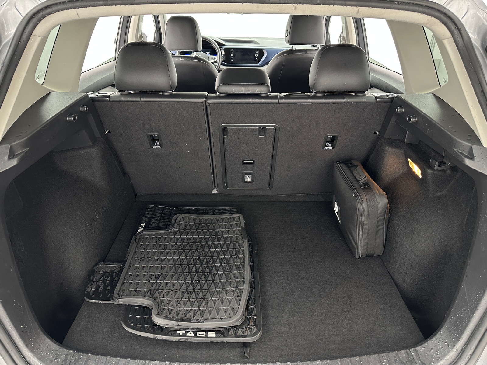 Thumbnail: 2022 Volkswagen Taos - 7