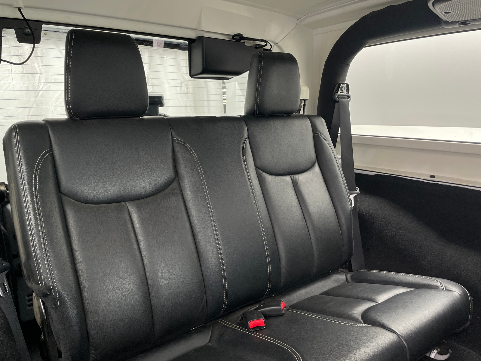 Thumbnail: 2015 Jeep Wrangler - 6