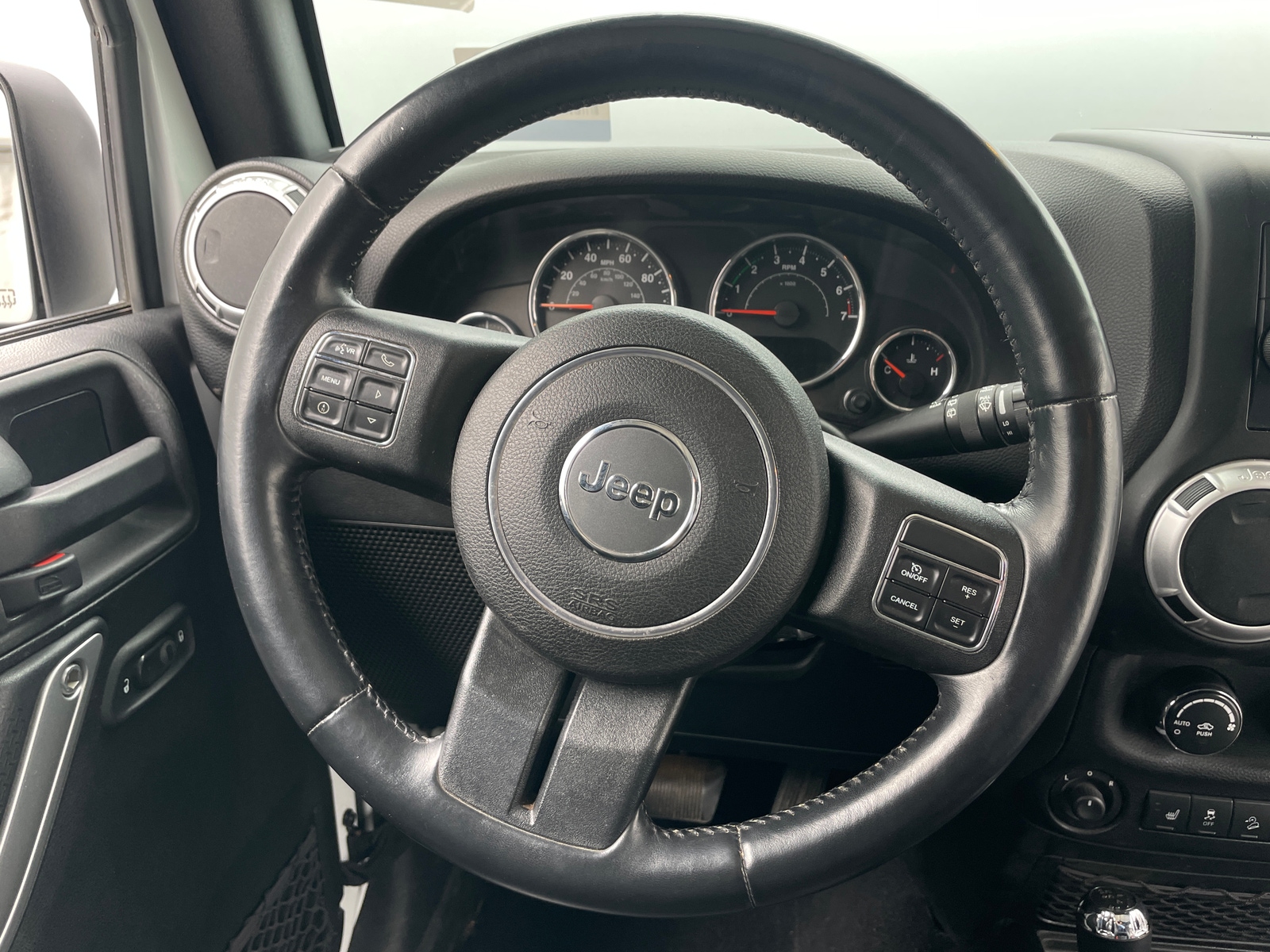 Thumbnail: 2015 Jeep Wrangler - 5