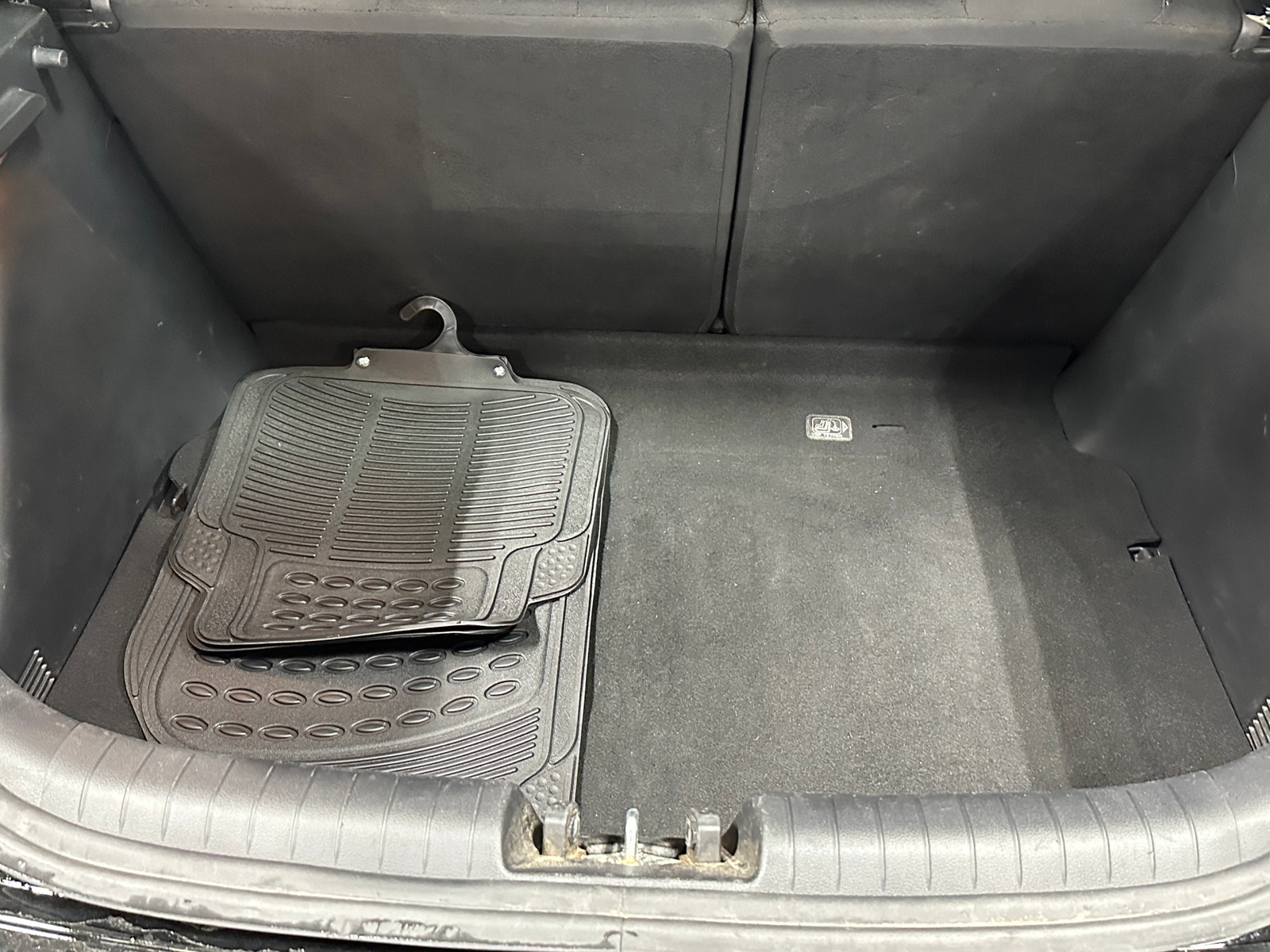 Thumbnail: 2020 Hyundai Veloster - 5