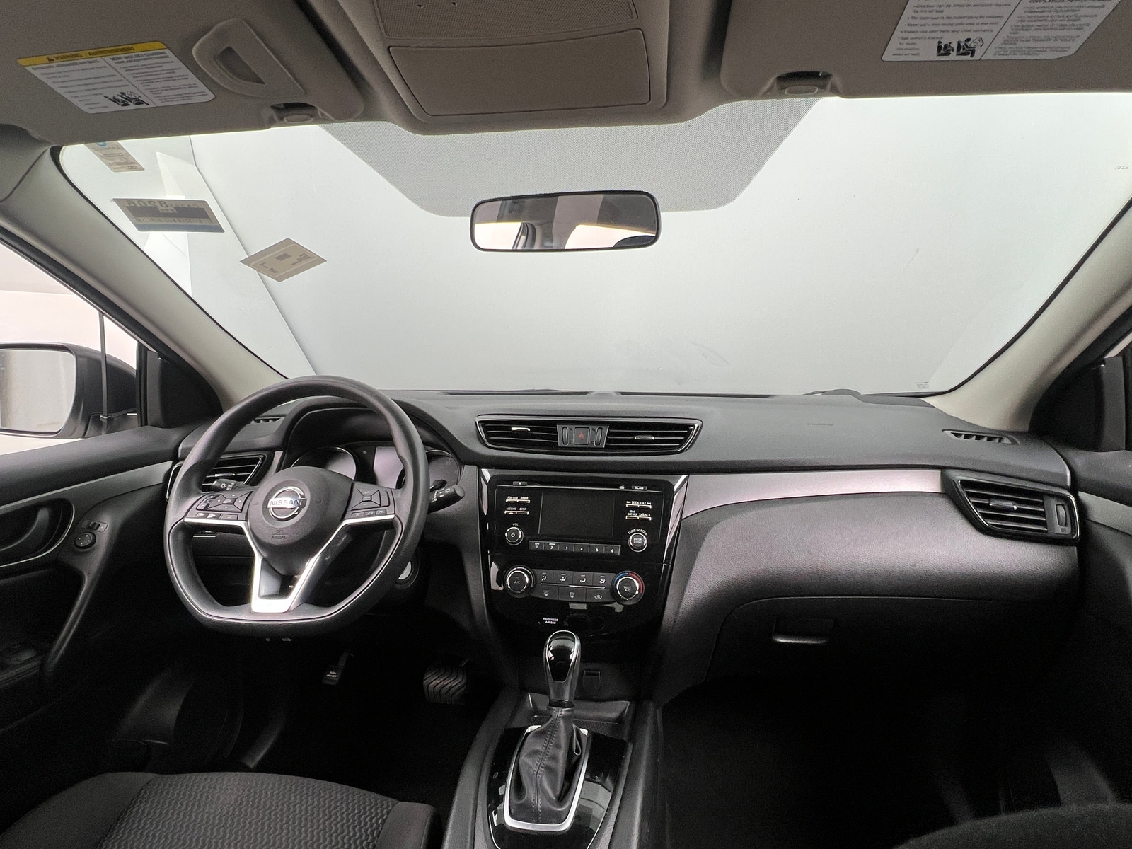 Thumbnail: 2017 Nissan Rogue Sport - 3