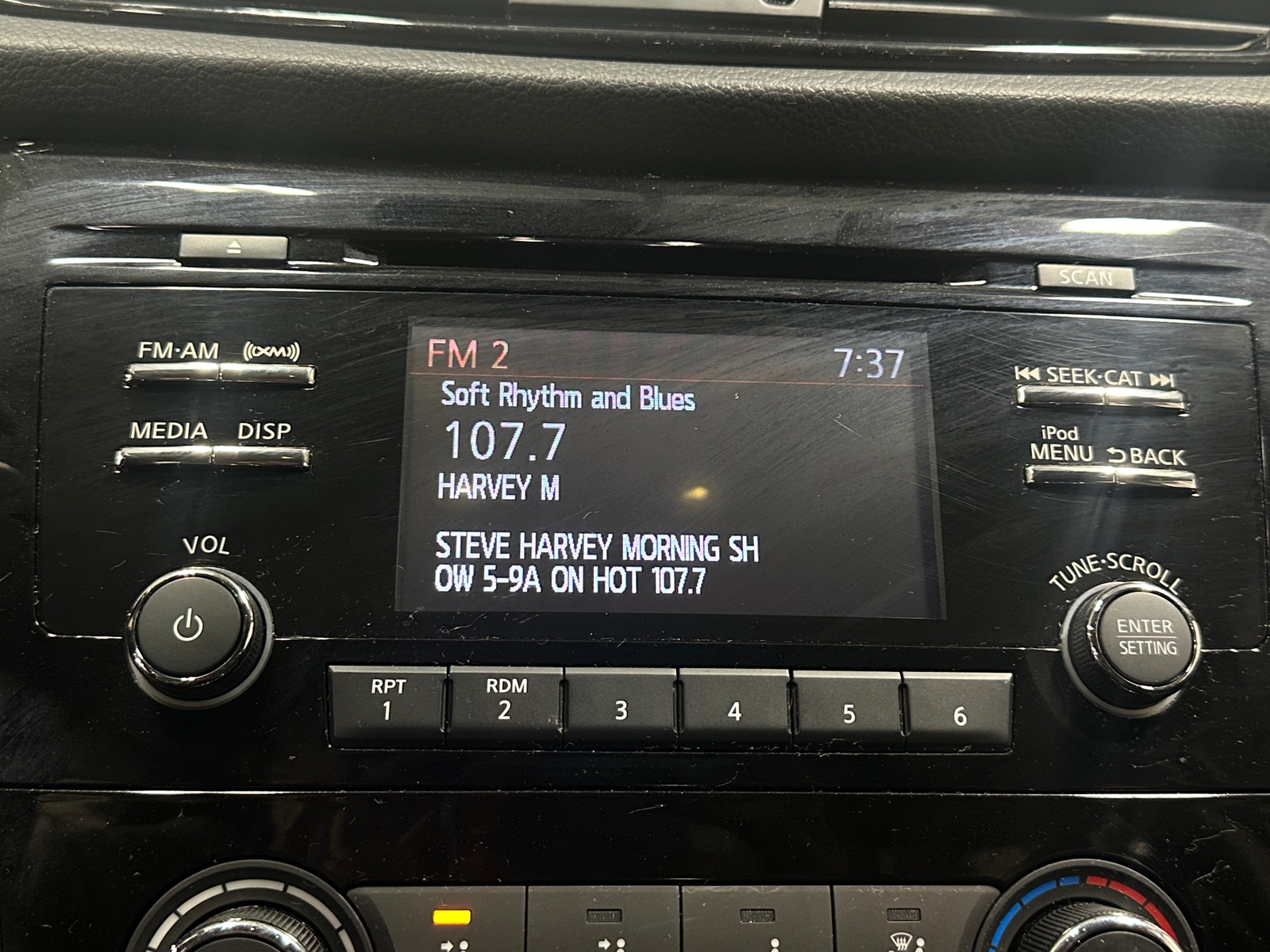 Thumbnail: 2017 Nissan Rogue Sport - 4