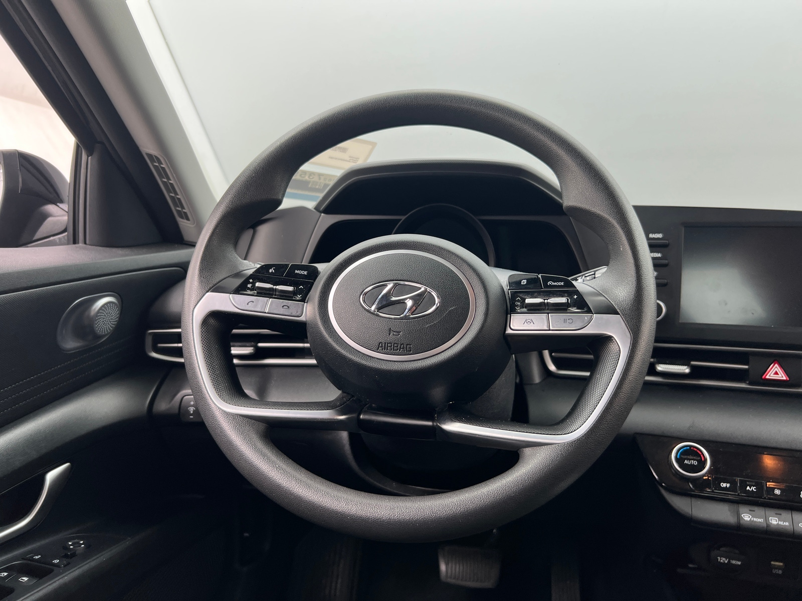 Thumbnail: 2023 Hyundai Elantra - 5