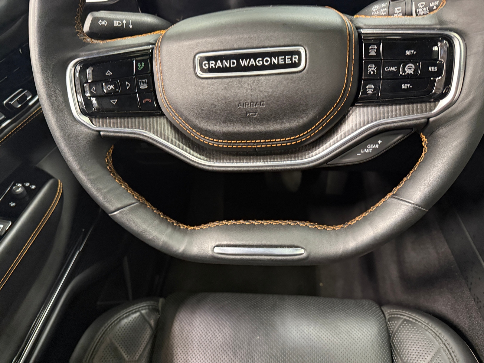 Thumbnail: 2024 Jeep Grand Wagoneer - 4