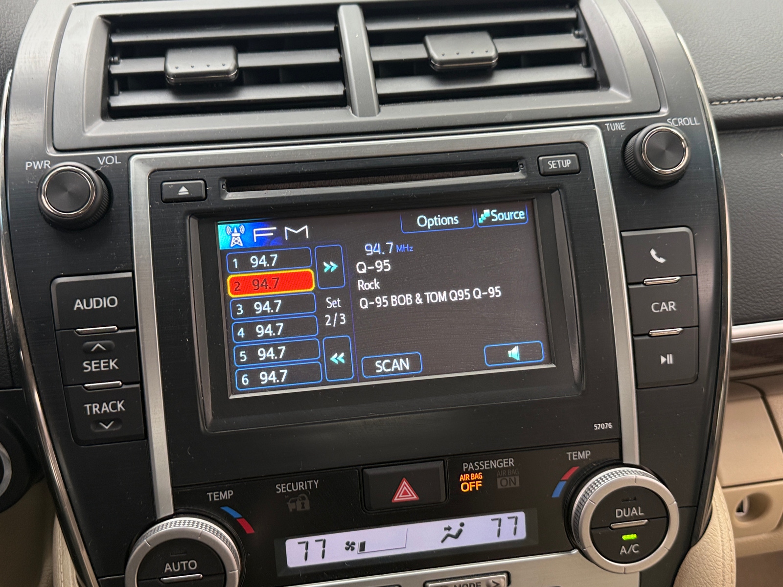 Thumbnail: 2013 Toyota Camry - 4