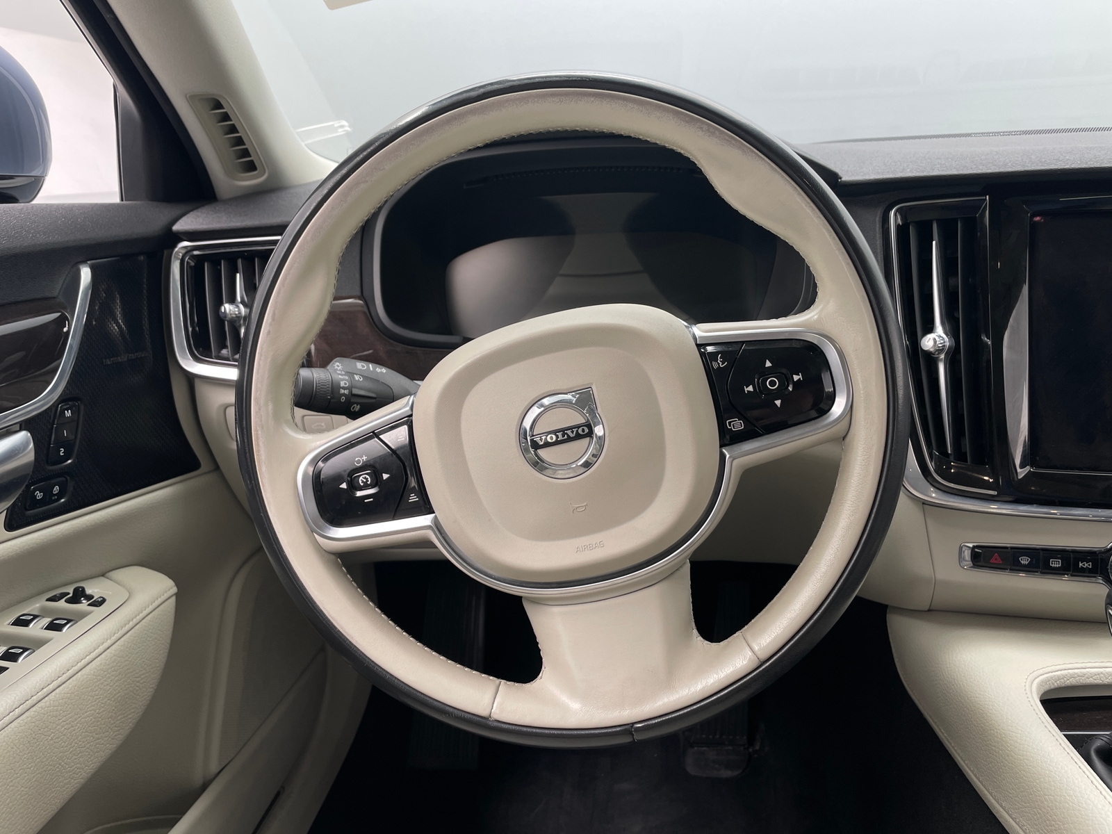 Thumbnail: 2020 Volvo S90 - 4