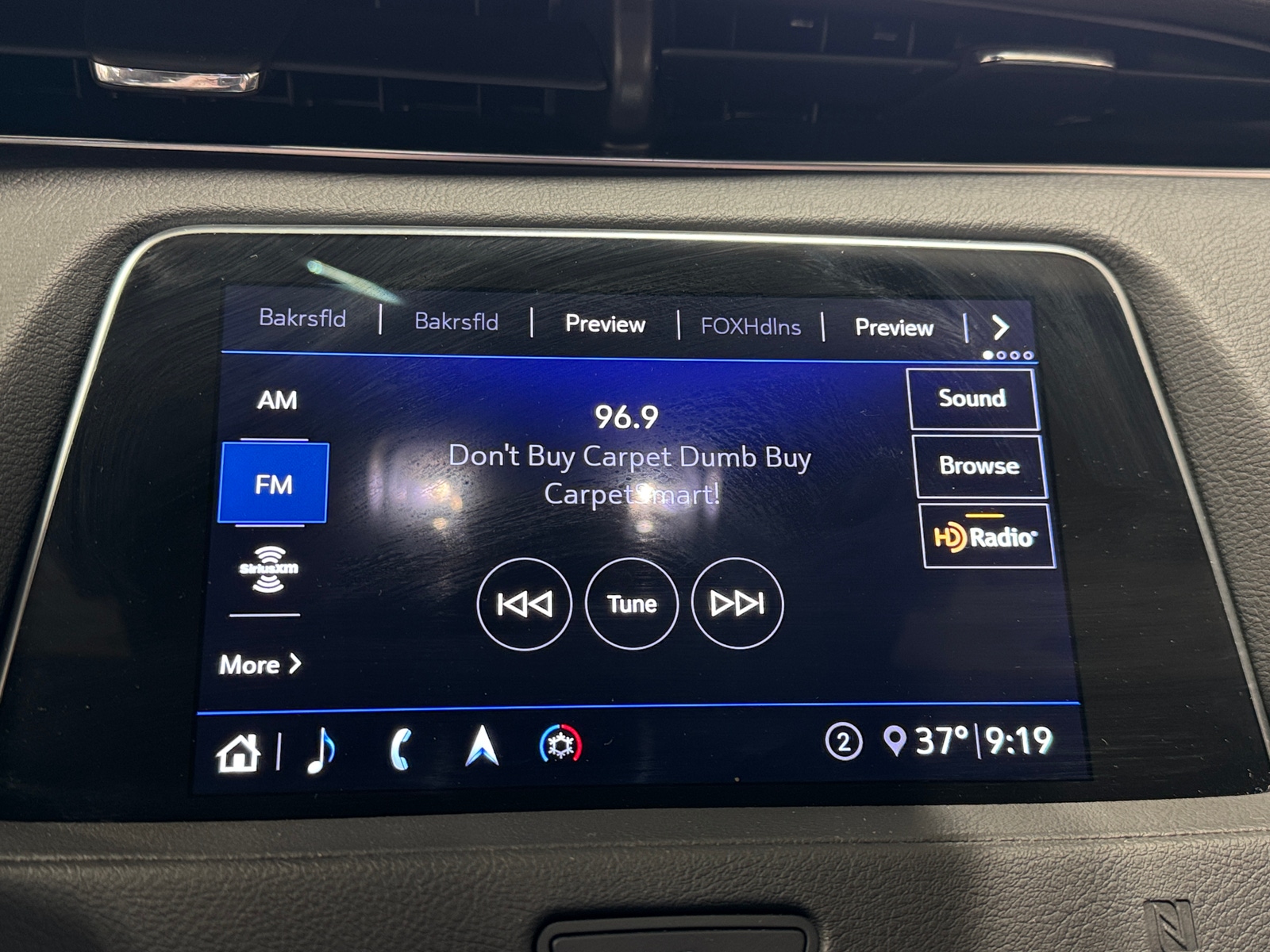 Thumbnail: 2020 Cadillac XT4 - 3