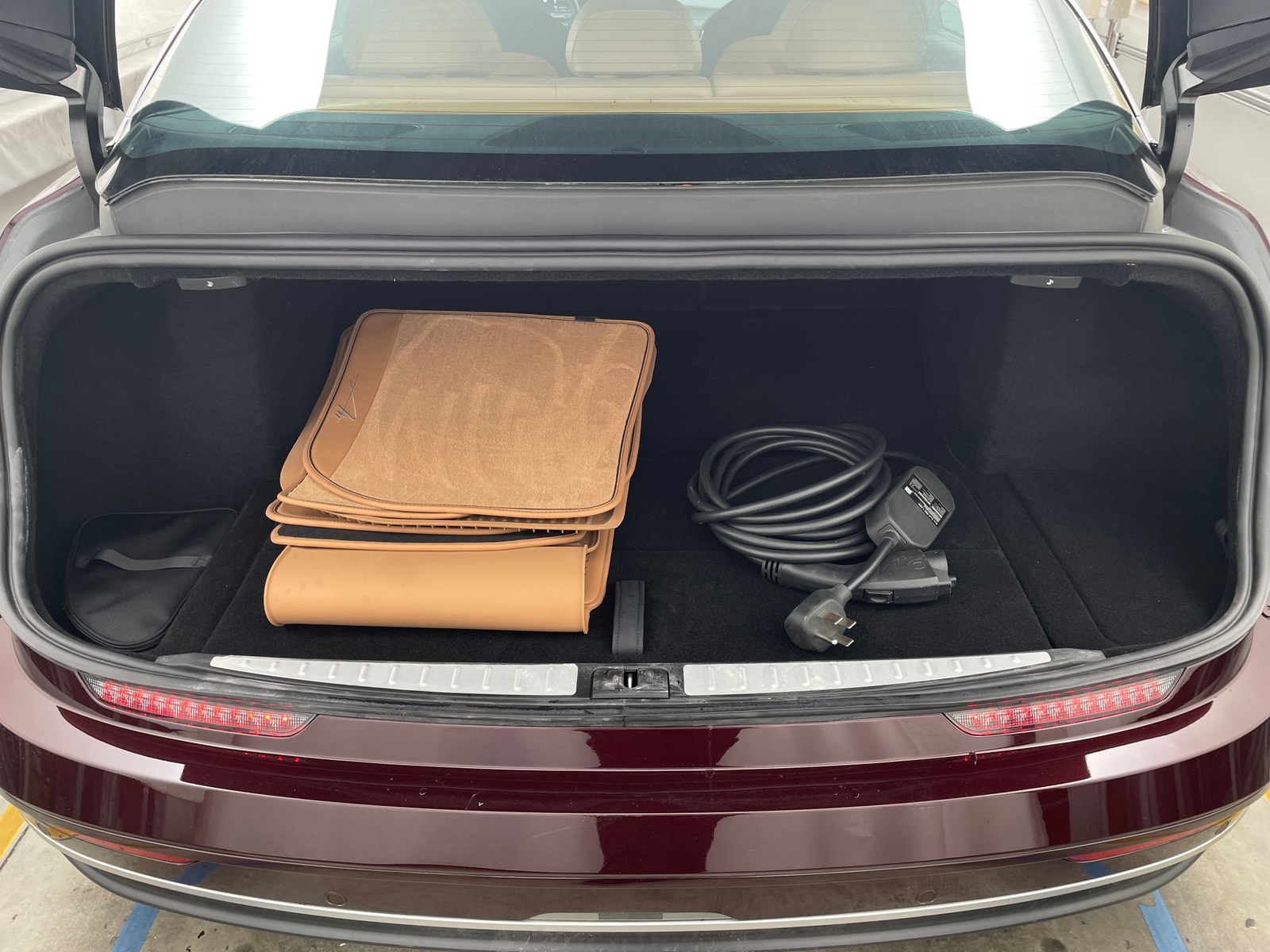 Thumbnail: 2022 Lucid Air - 6