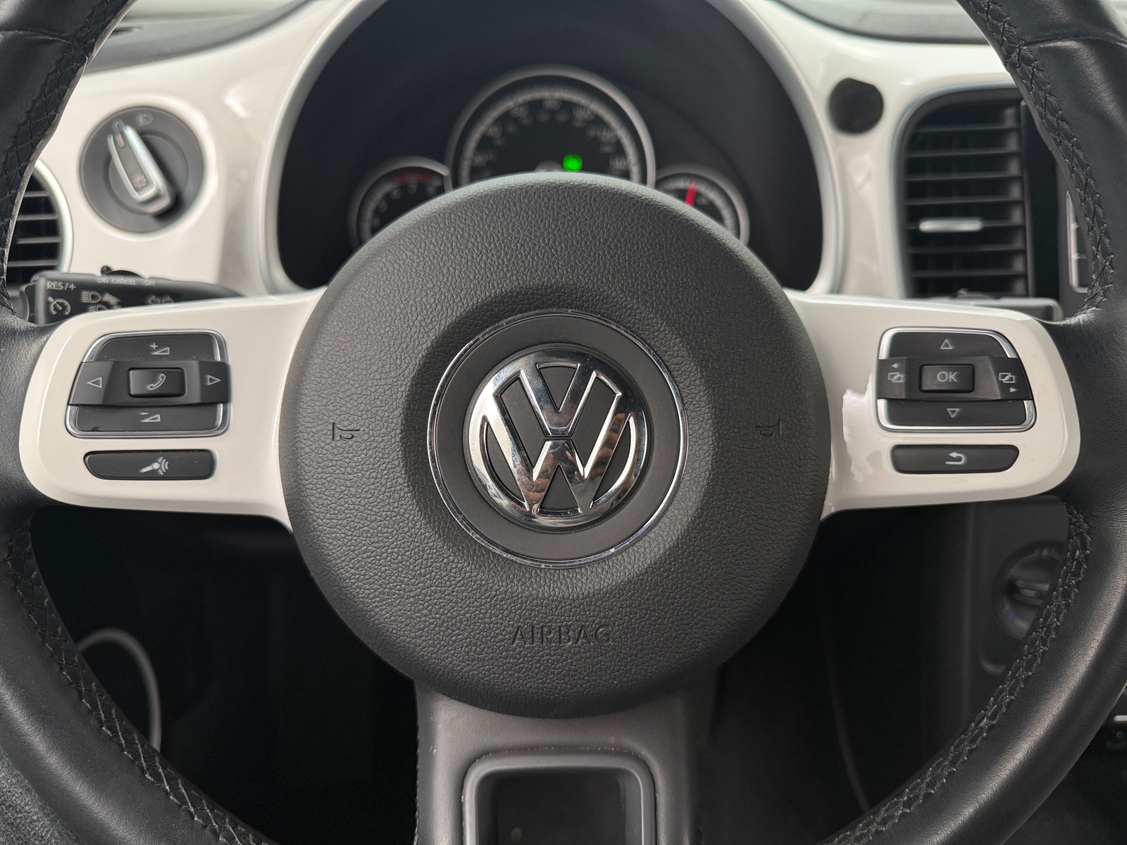 Thumbnail: 2013 Volkswagen Beetle - 5