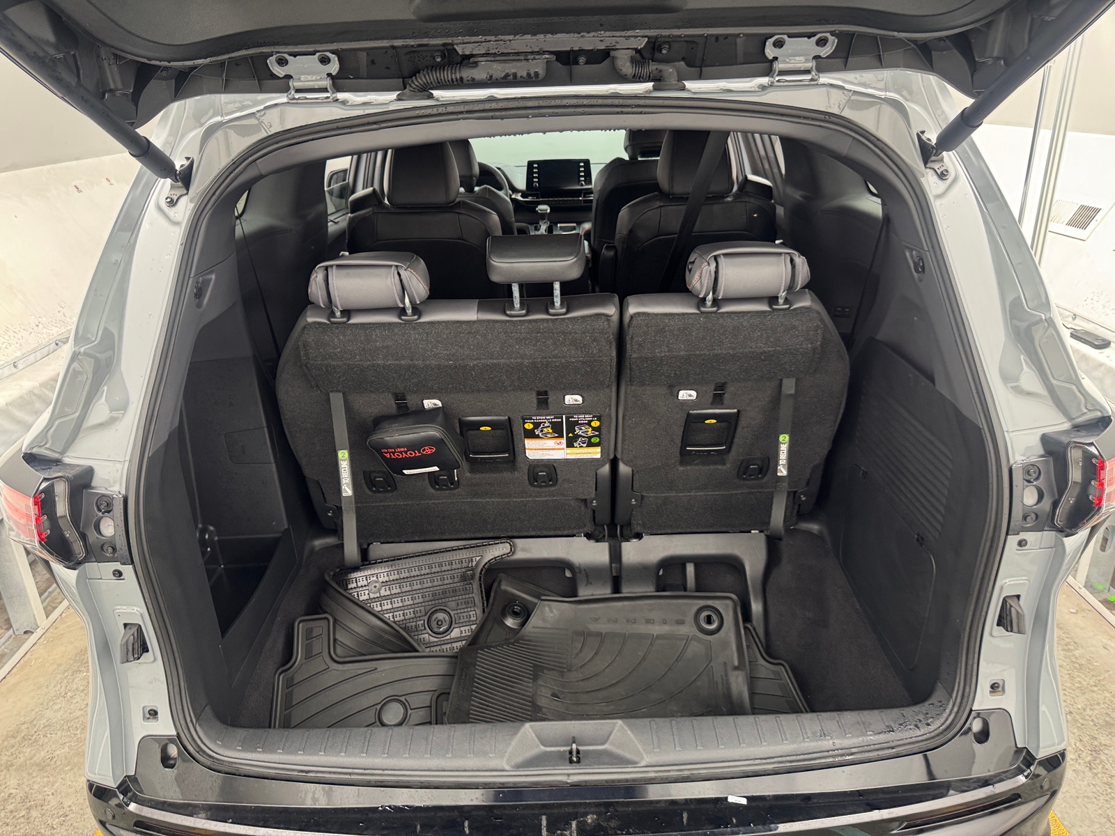 Thumbnail: 2023 Toyota Sienna - 6