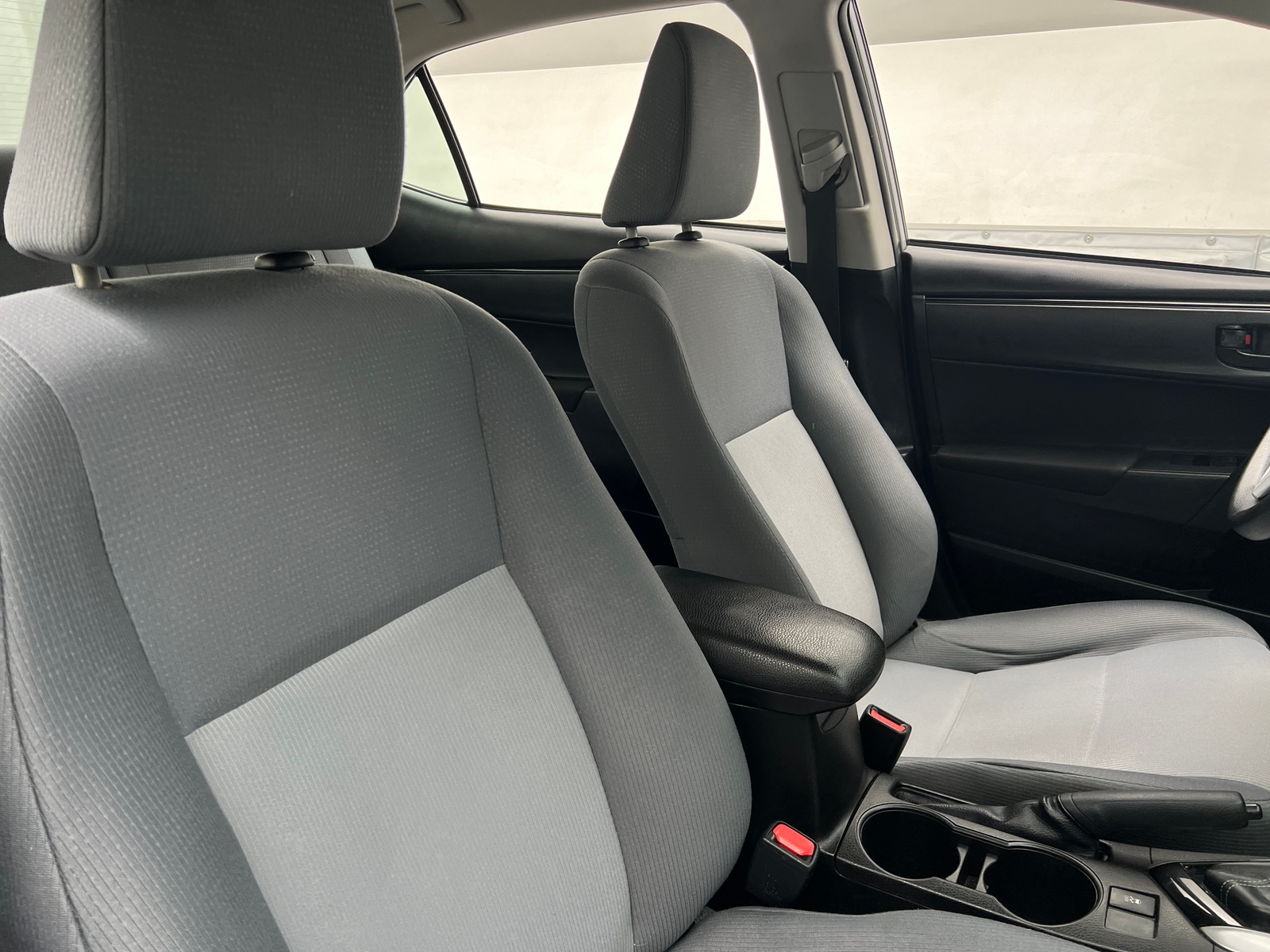 Thumbnail: 2017 Toyota Corolla - 2