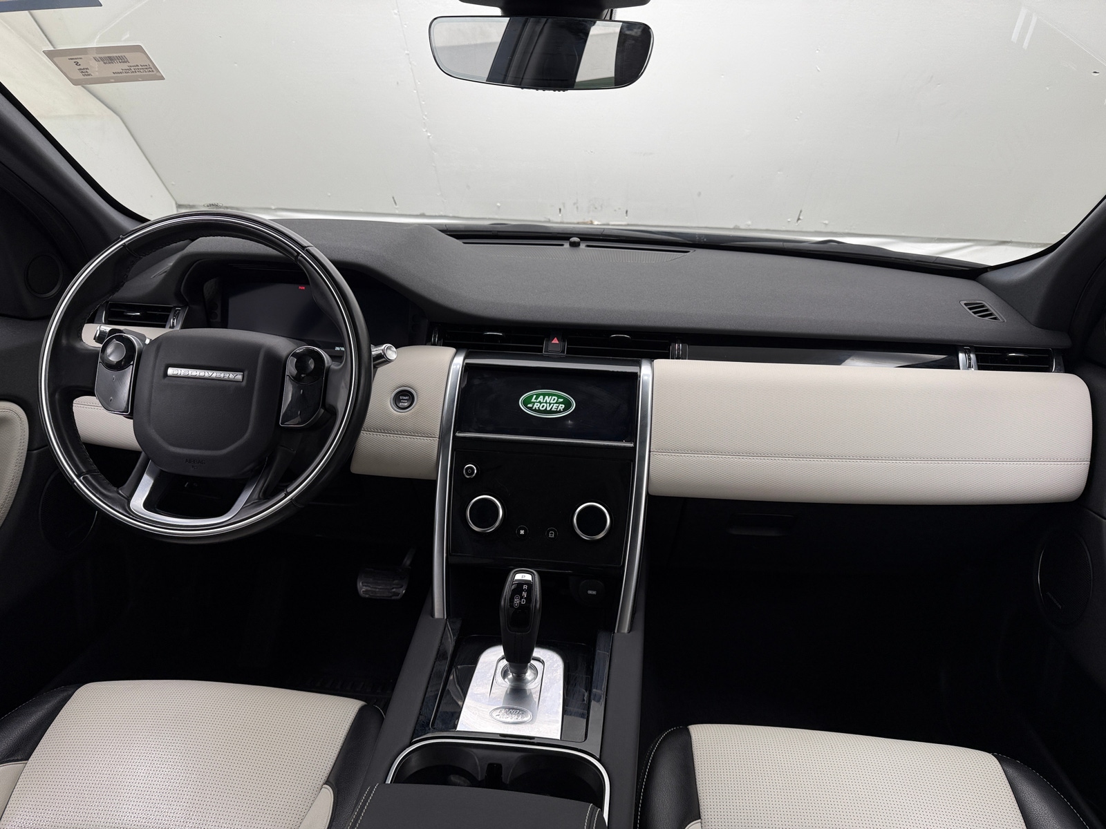 Thumbnail: 2020 Land Rover Discovery Sport - 2