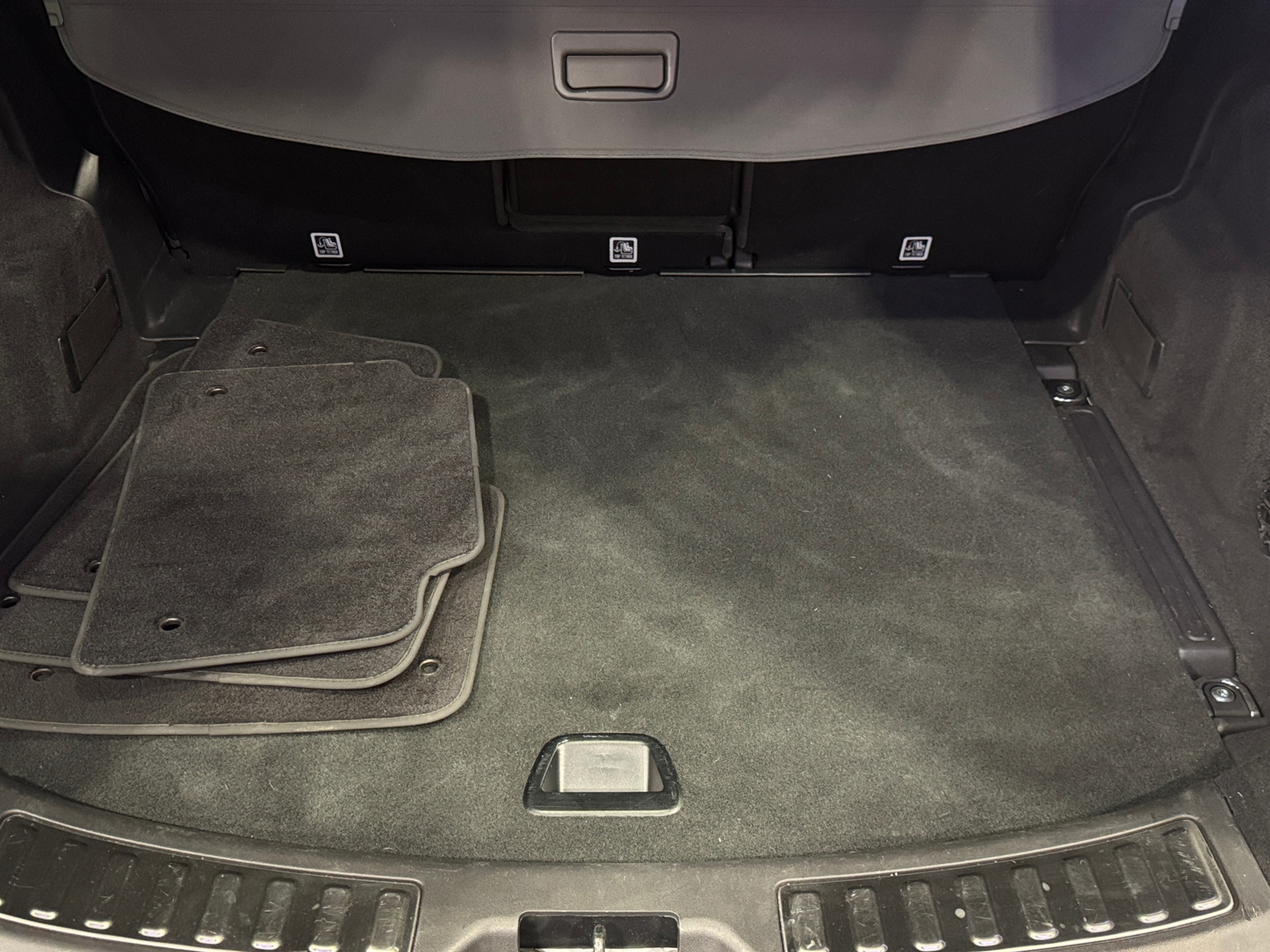 Thumbnail: 2020 Land Rover Discovery Sport - 6