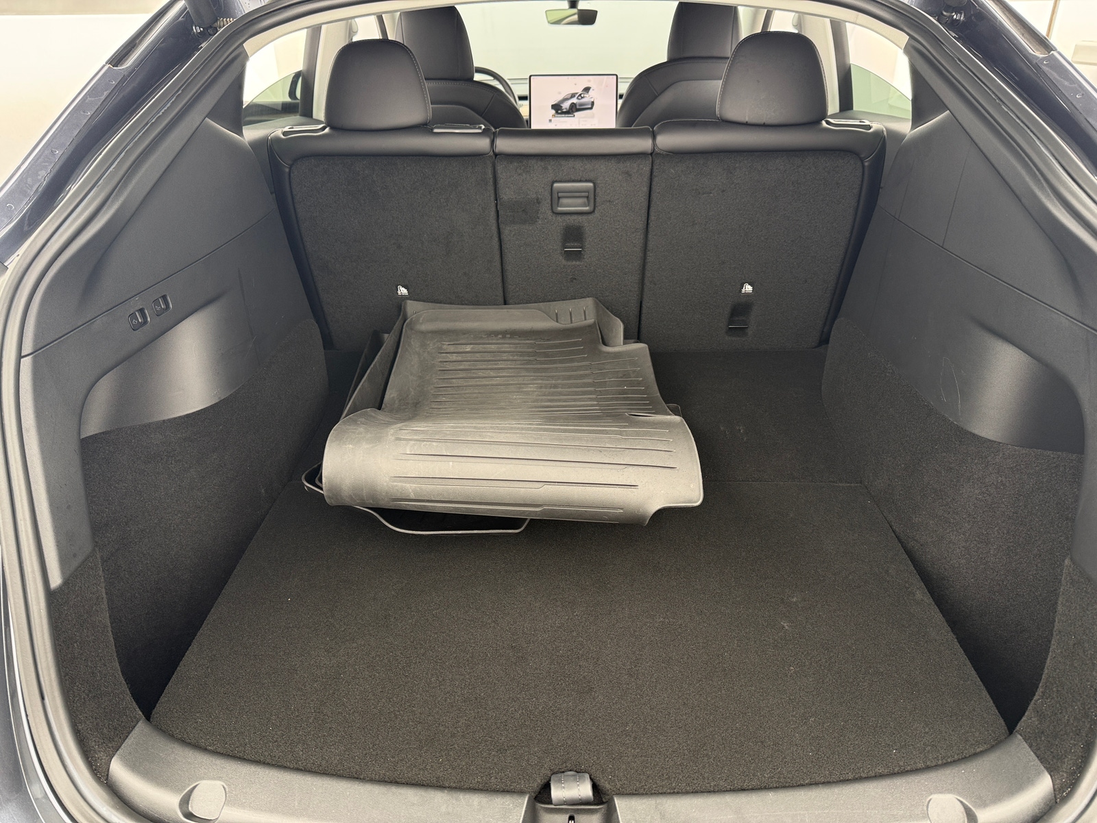 Thumbnail: 2022 Tesla Model Y - 6