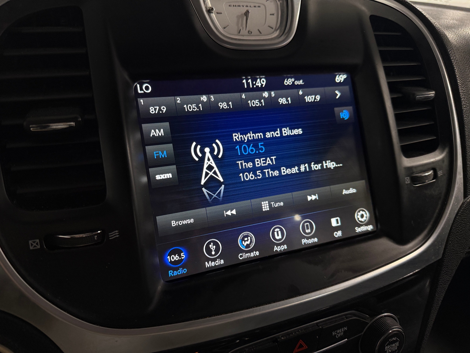 Thumbnail: 2018 Chrysler 300 - 4