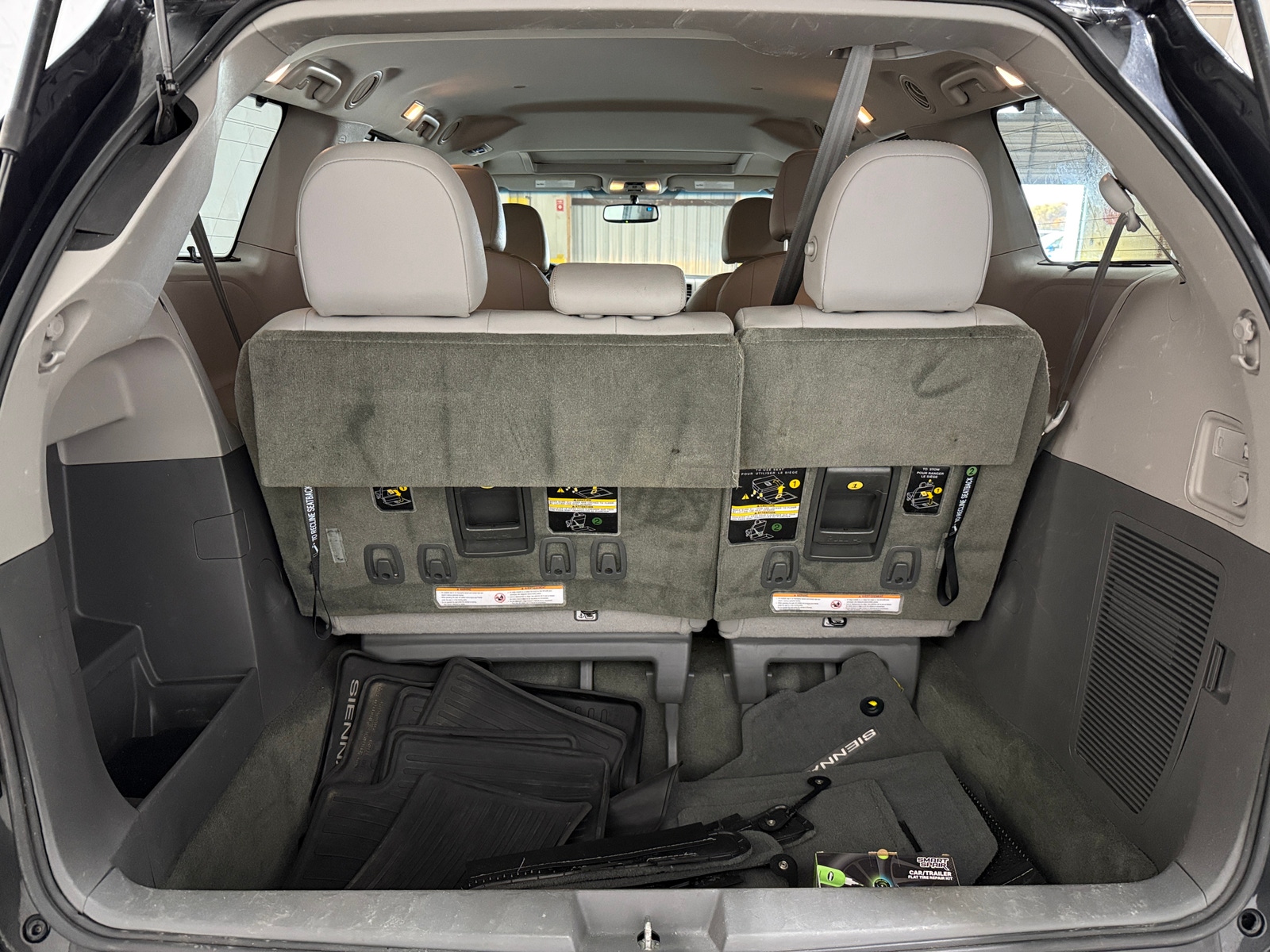 Thumbnail: 2017 Toyota Sienna - 6